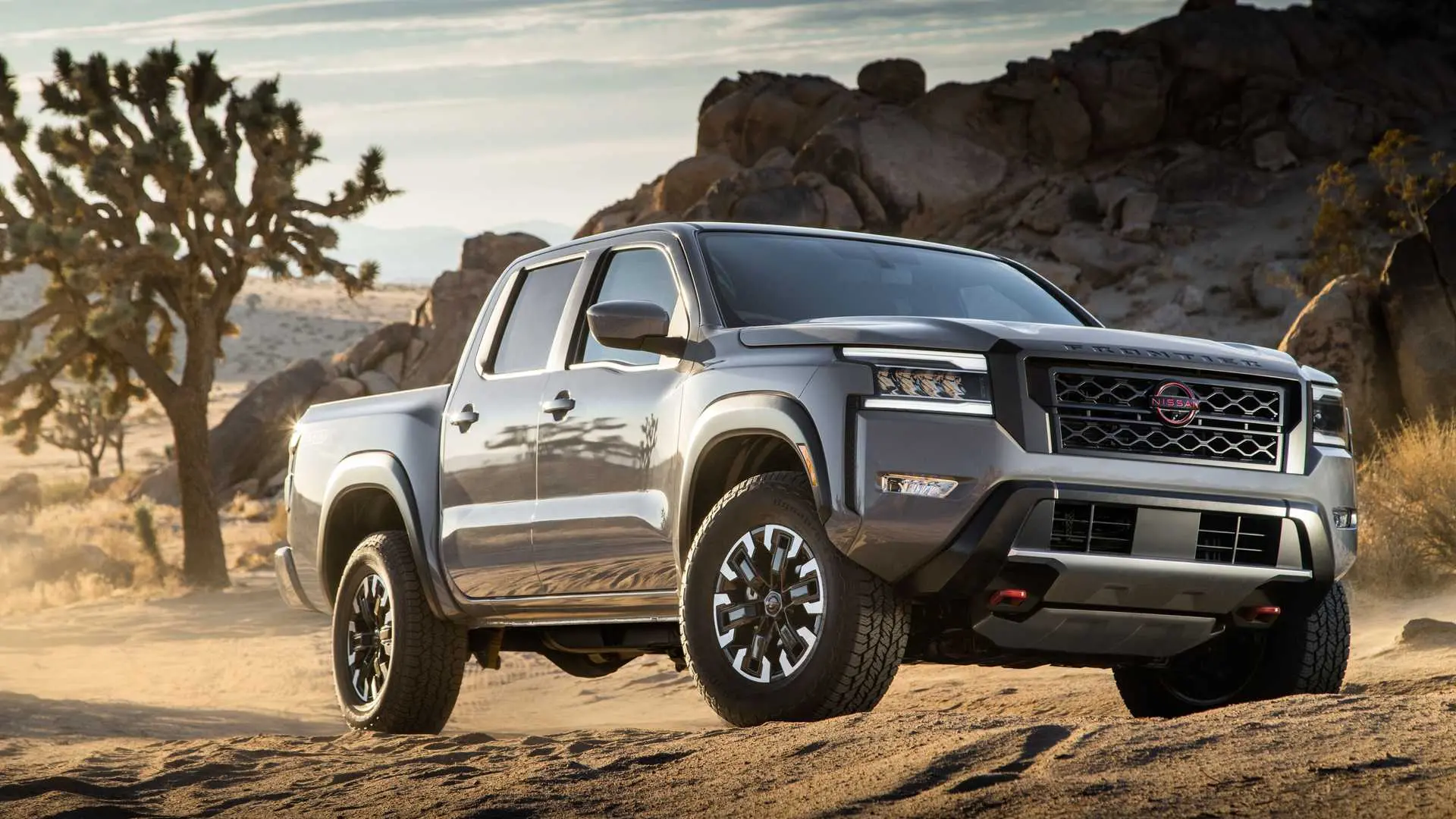 Nissan Frontier 2022 نیسان فرانتیر نمای سه رخ