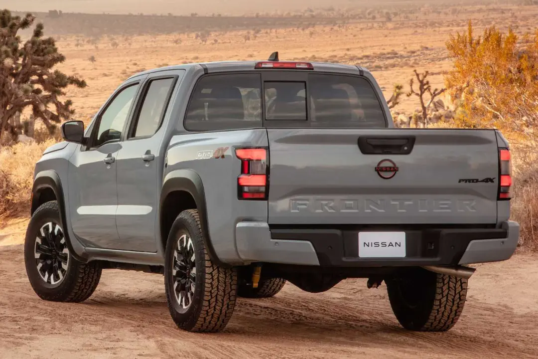 Nissan Frontier 2022 نیسان فرانتیر نمای عقب