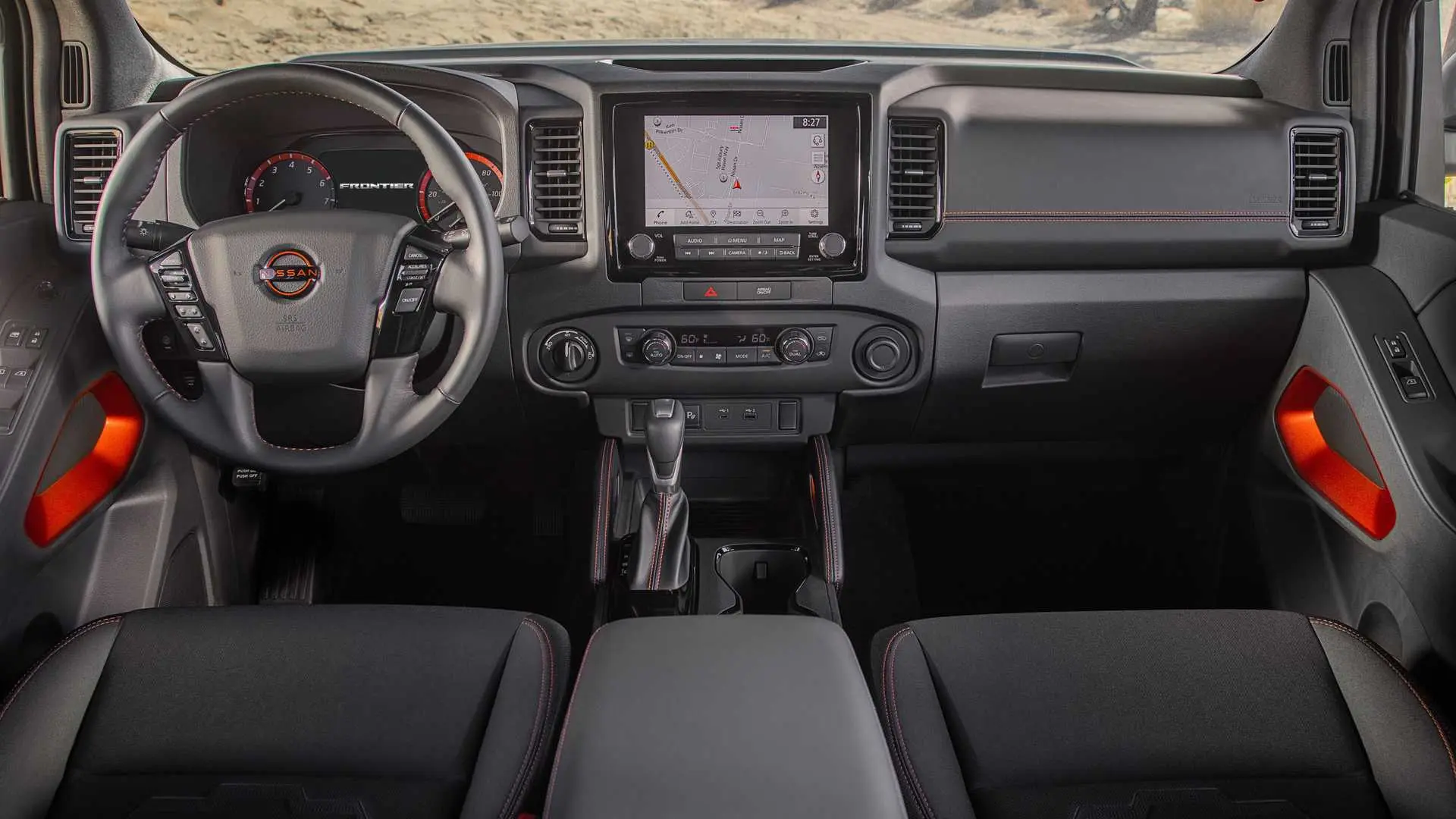 Nissan Frontier 2022 نیسان فرانتیر نمای داشبورد