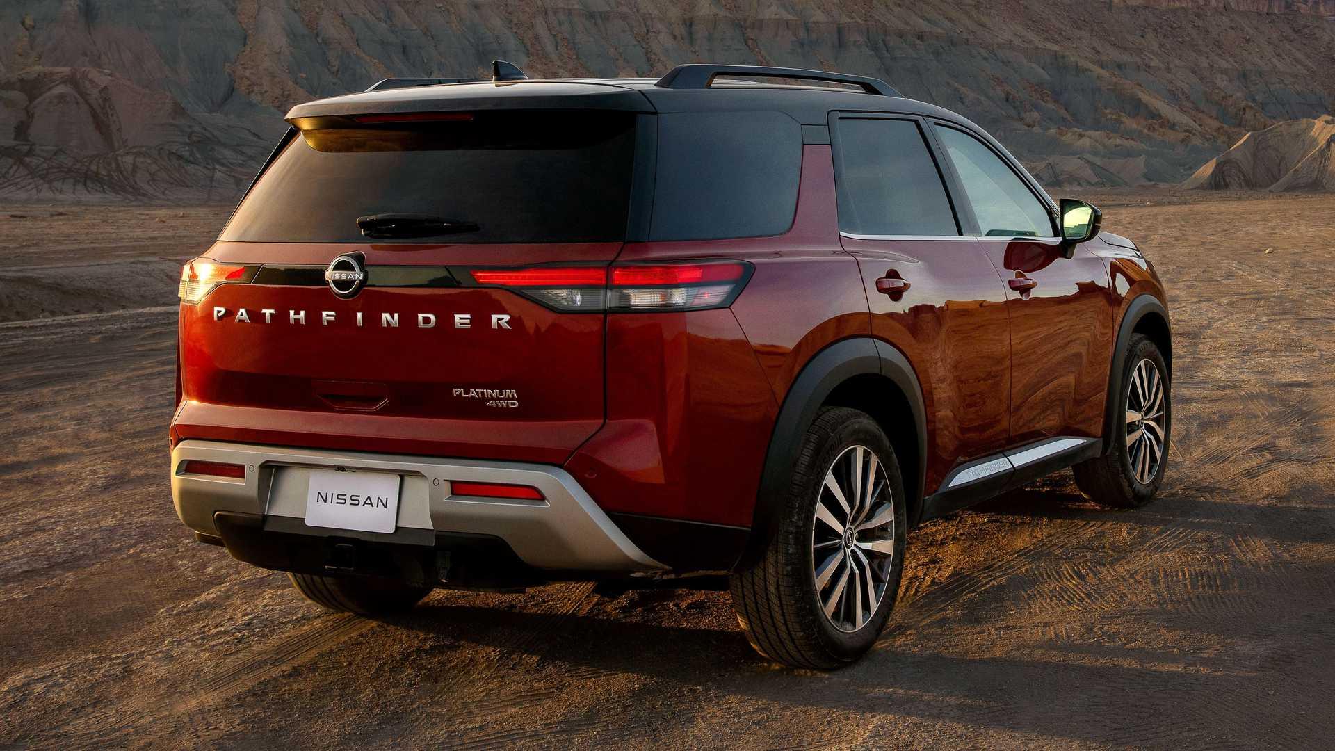 نمای سه چهارم کراس اور نیسان پت فایندر / 2022 Nissan Pathfinder crossover قرمز رنگ