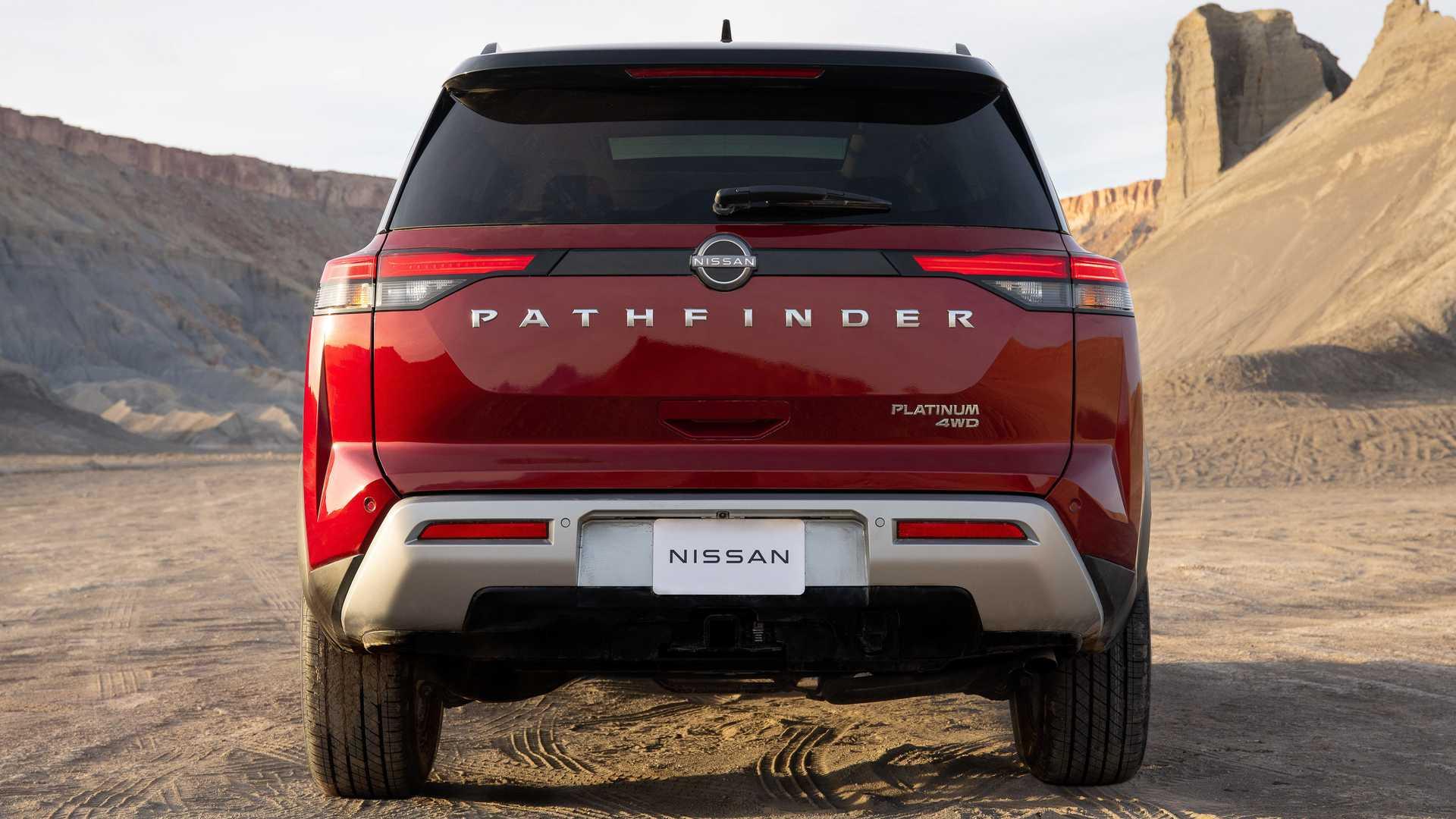نمای عقب کراس اور نیسان پت فایندر / 2022 Nissan Pathfinder crossover قرمز رنگ