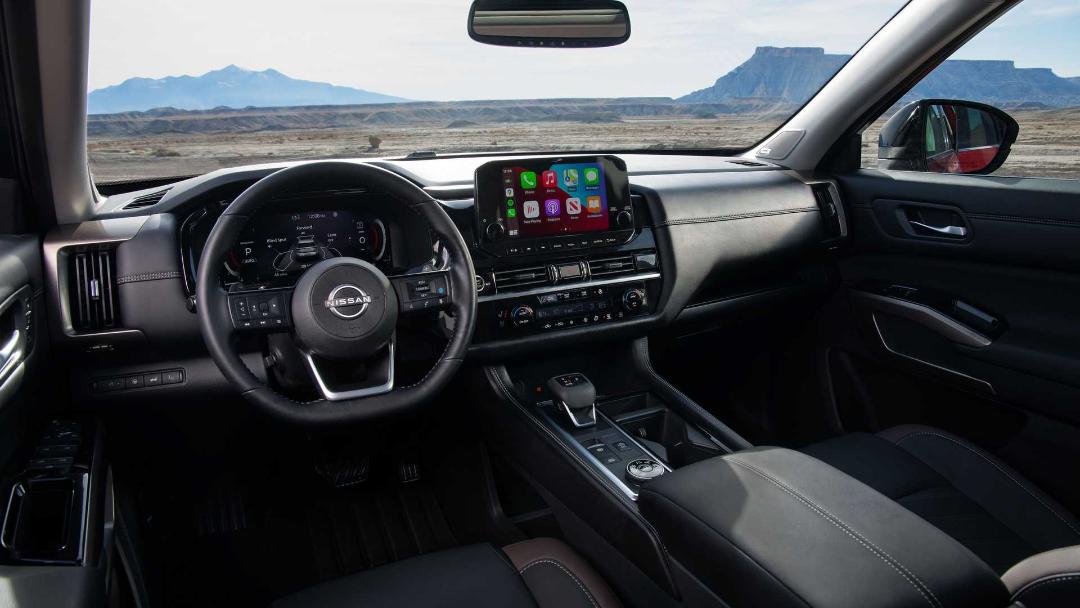 داشبورد کراس اور نیسان پت فایندر / 2022 Nissan Pathfinder crossover قرمز رنگ