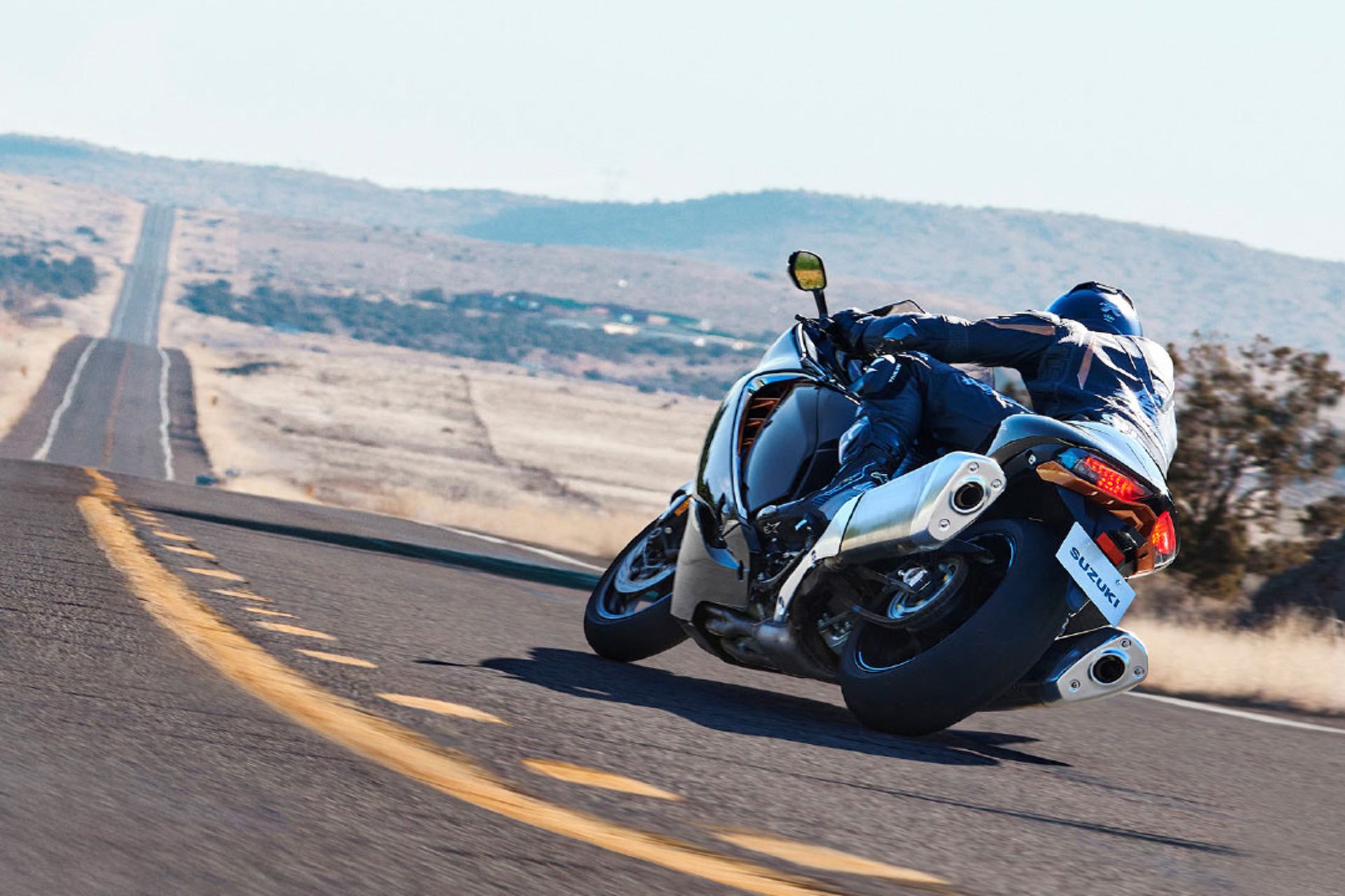 Suzuki Hayabusa 2021 third-generation سوزوکی هایابوسا نمای جانبی پشت