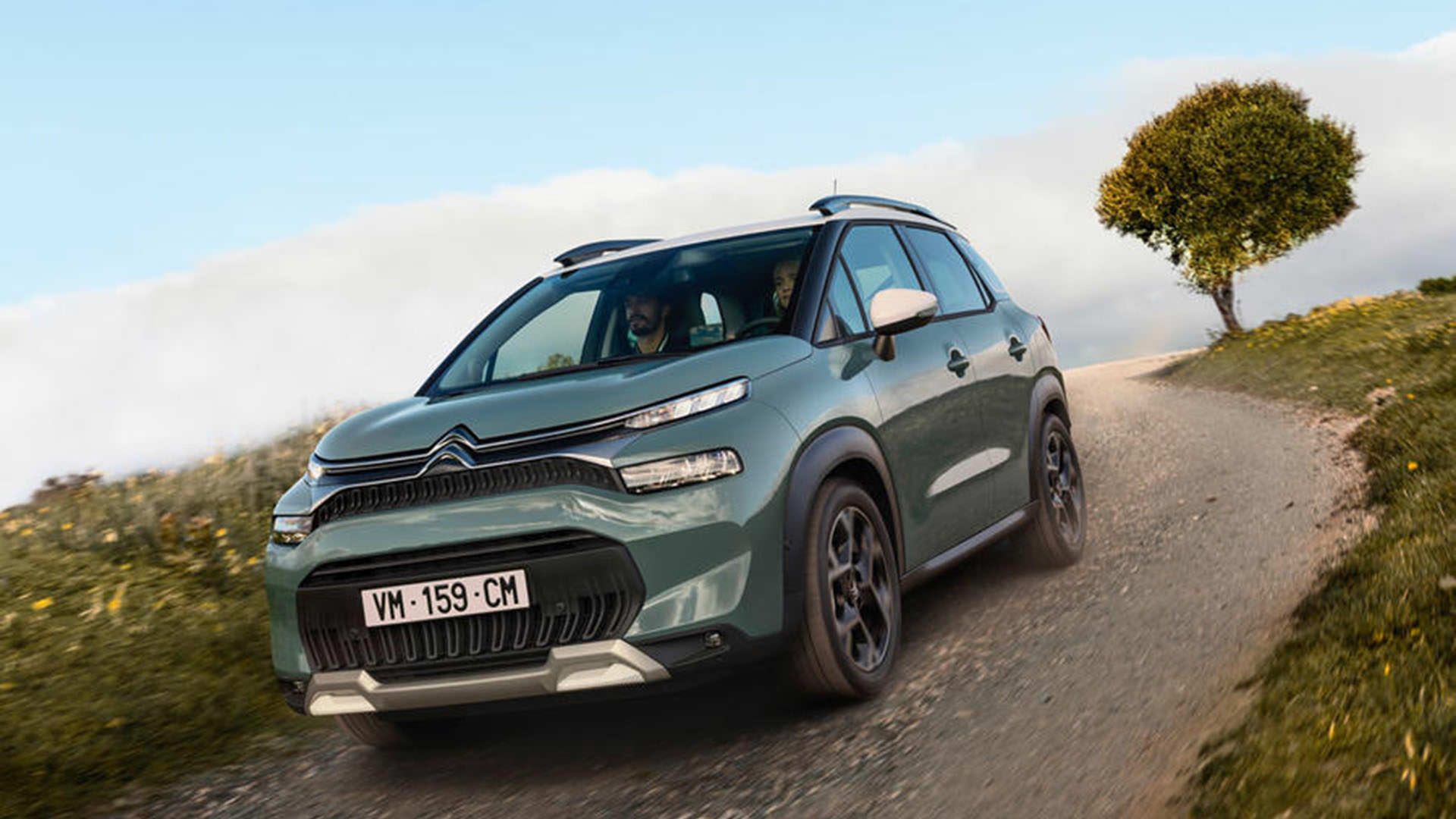 نمای جلو کراس اور سیتروئن سی 3 ایرکراس / Citroen C3 Aircross در جاده خاکی