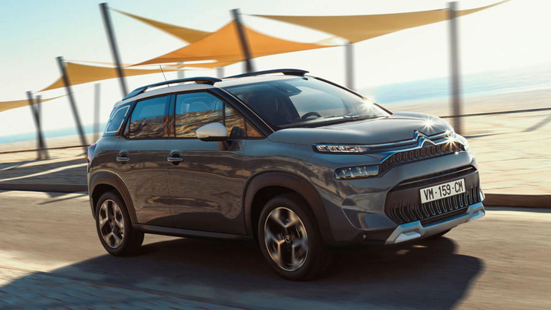 نمای جانبی کراس اور سیتروئن سی 3 ایرکراس / Citroen C3 Aircross در جاده
