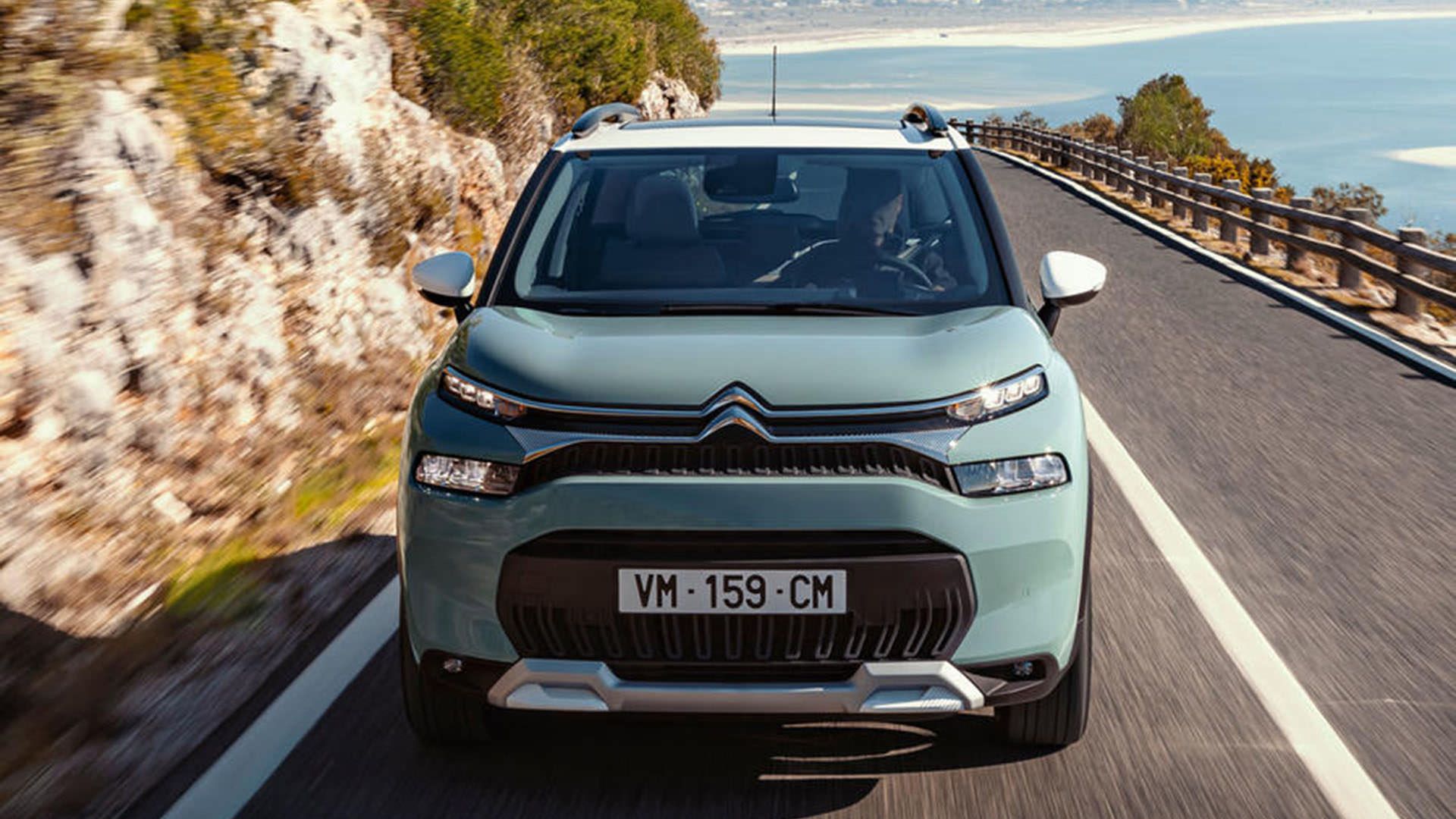 نمای جلو کراس اور سیتروئن سی 3 ایرکراس / Citroen C3 Aircross در جاده