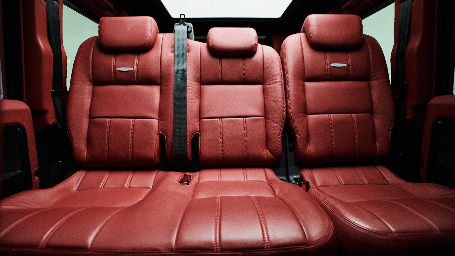 روکش قرمز رنگ صندلی شاسی بلند لندرور دیفندر / Land Rover Defender با تیونینگ آرس دیزاین / Ares Design