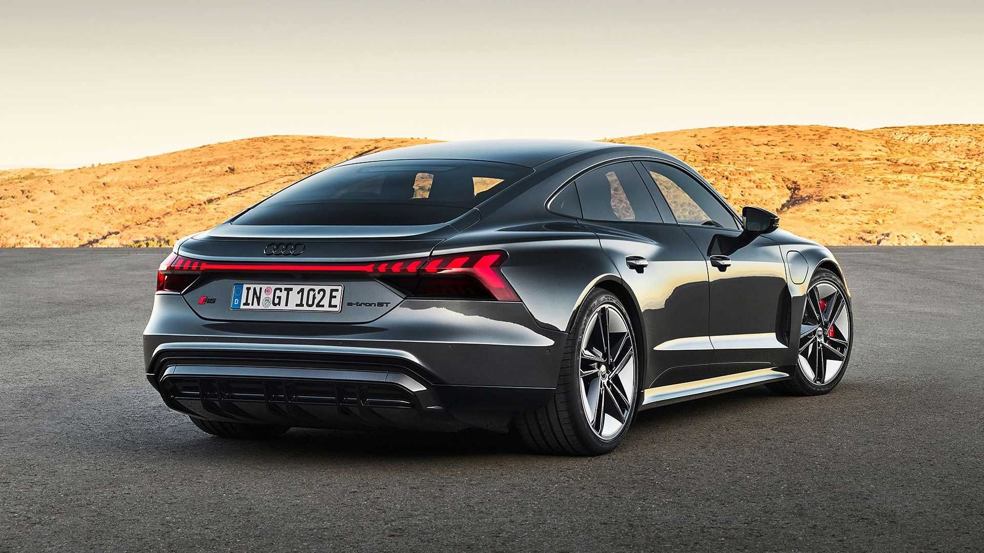 AUDI e-tron GT quattro  آئودی ای ترون جی تی نمای پشت