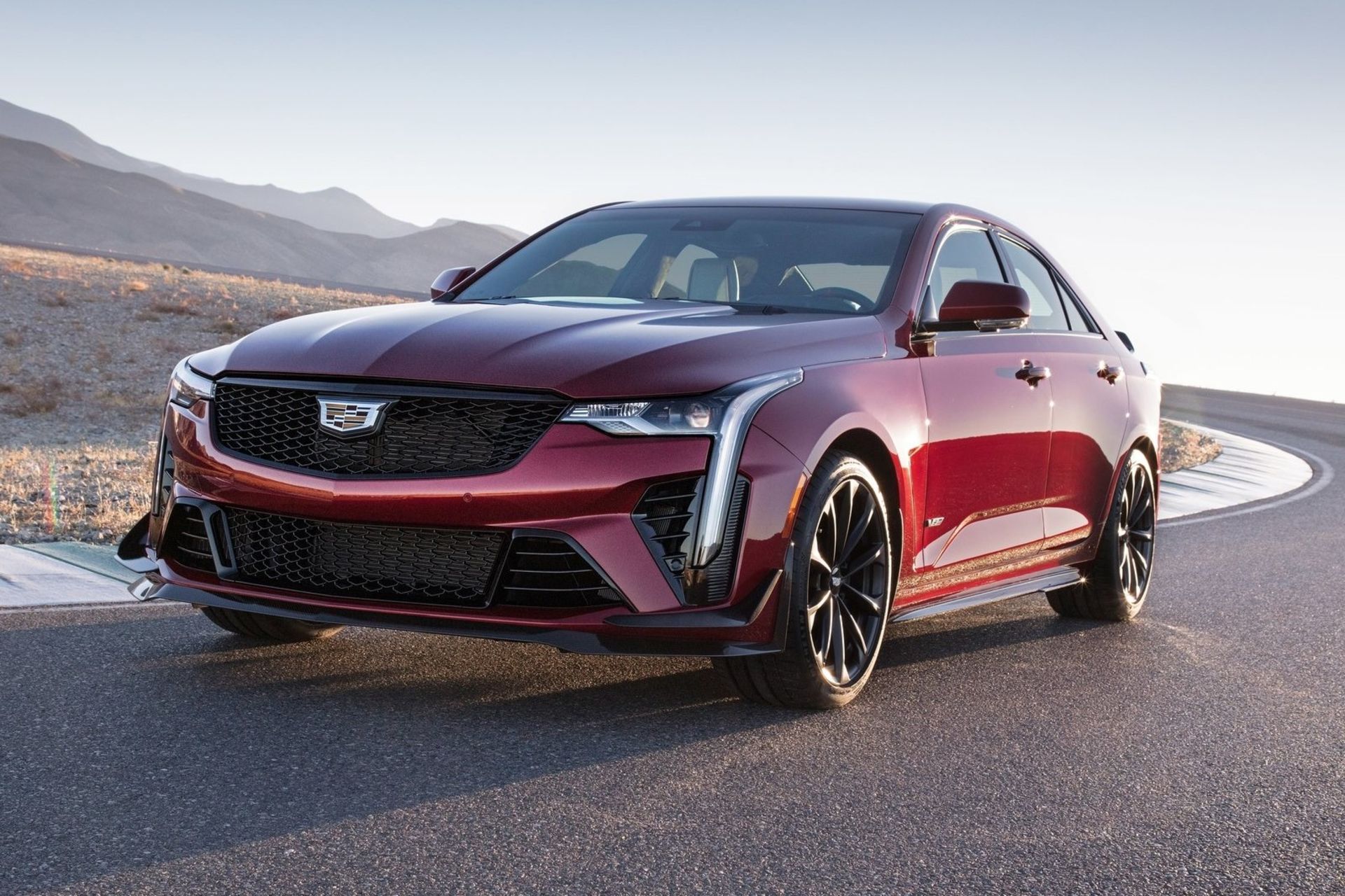 Cadillac CT4-V Blackwing کادیلاک سی تی4 بلک وینگ نمای