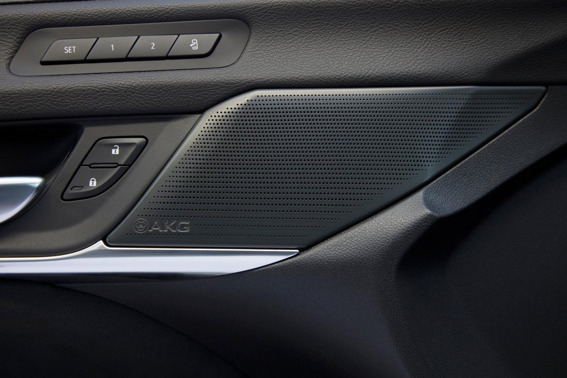Cadillac CT4-V Blackwing کادیلاک سی تی4 بلک وینگ نمای داخل در