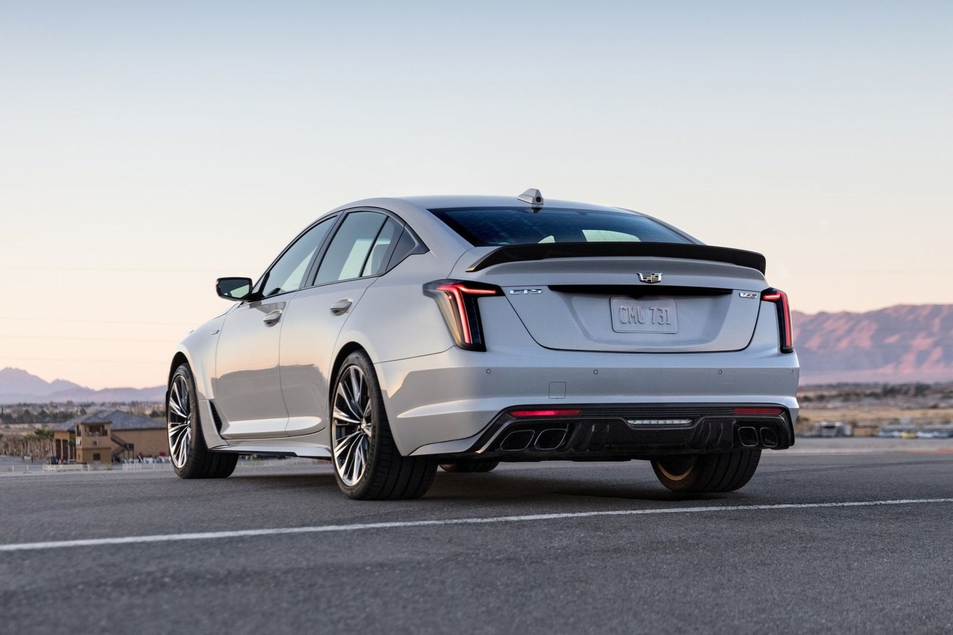 Cadillac CT5-V Blackwing کادیلاک سی تی5 بلک وینگ نمای پشت