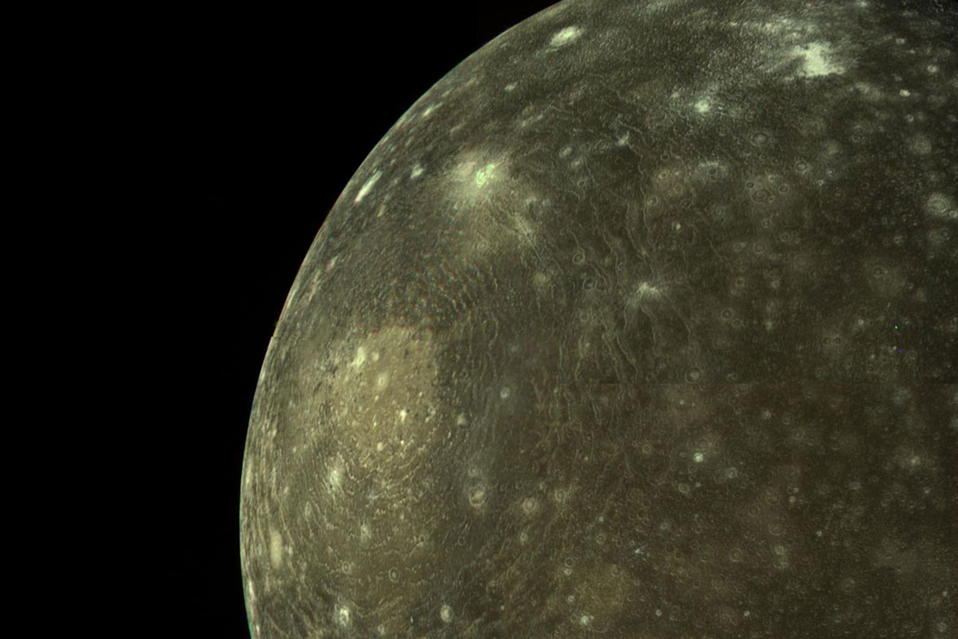 تصویر کاوشگر وویجر از قمر کالیستو