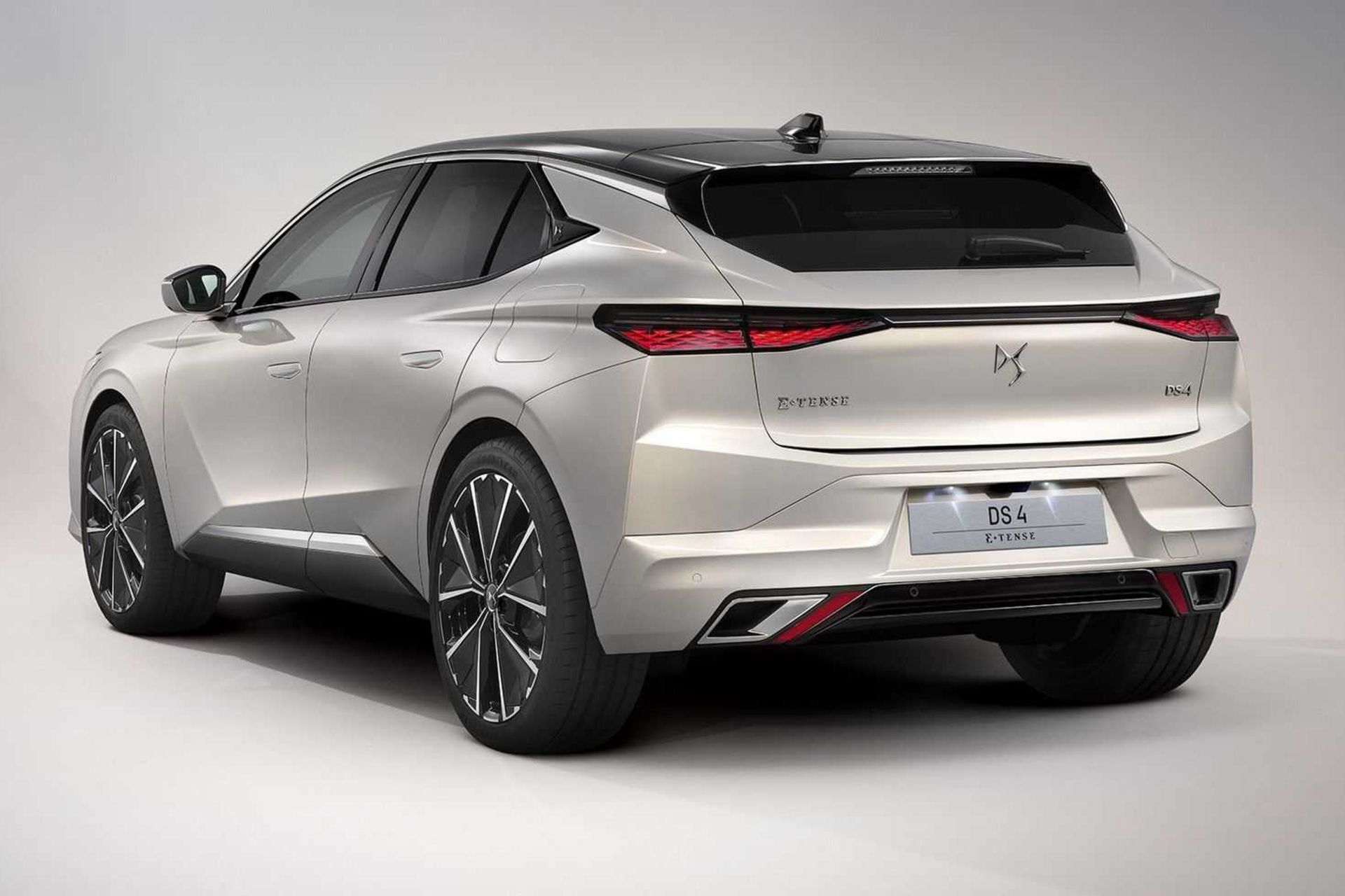   DS 4 دی اس 4 مدل 2022 نمای عقب