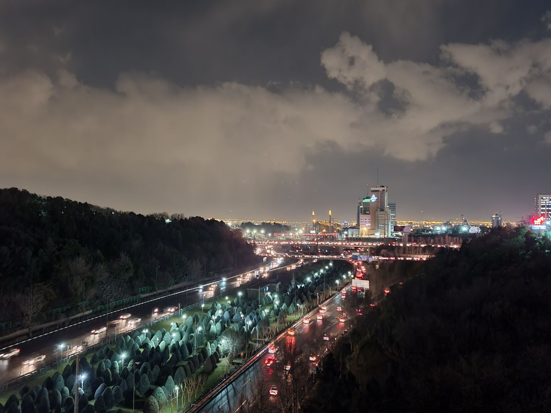 نمونه عکس دوربین اصلی گلکسی S21 در شب - آسمان شب