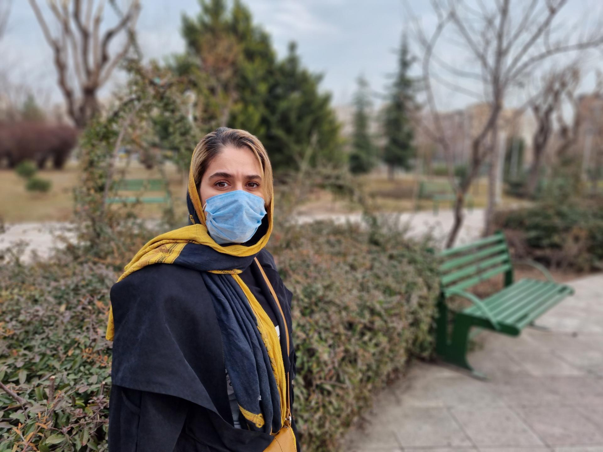 نمونه عکس پرتره گلکسی S21 - فرناز عرفان در پارک آب و آتش