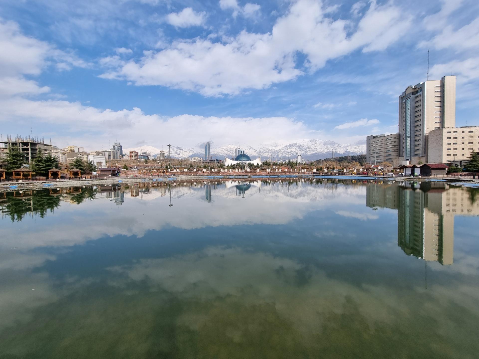نمونه عکس دوربین اولتراواید گلکسی S21 در روز - دریاچه