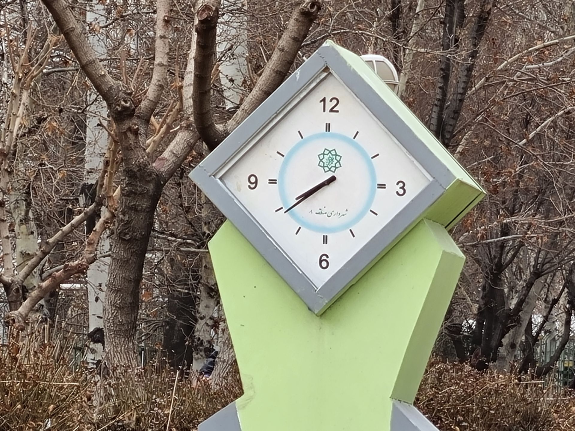 نمونه عکس دوربین زوم گلکسی S21 در روز - ساعت زوم ۲۰ برابری