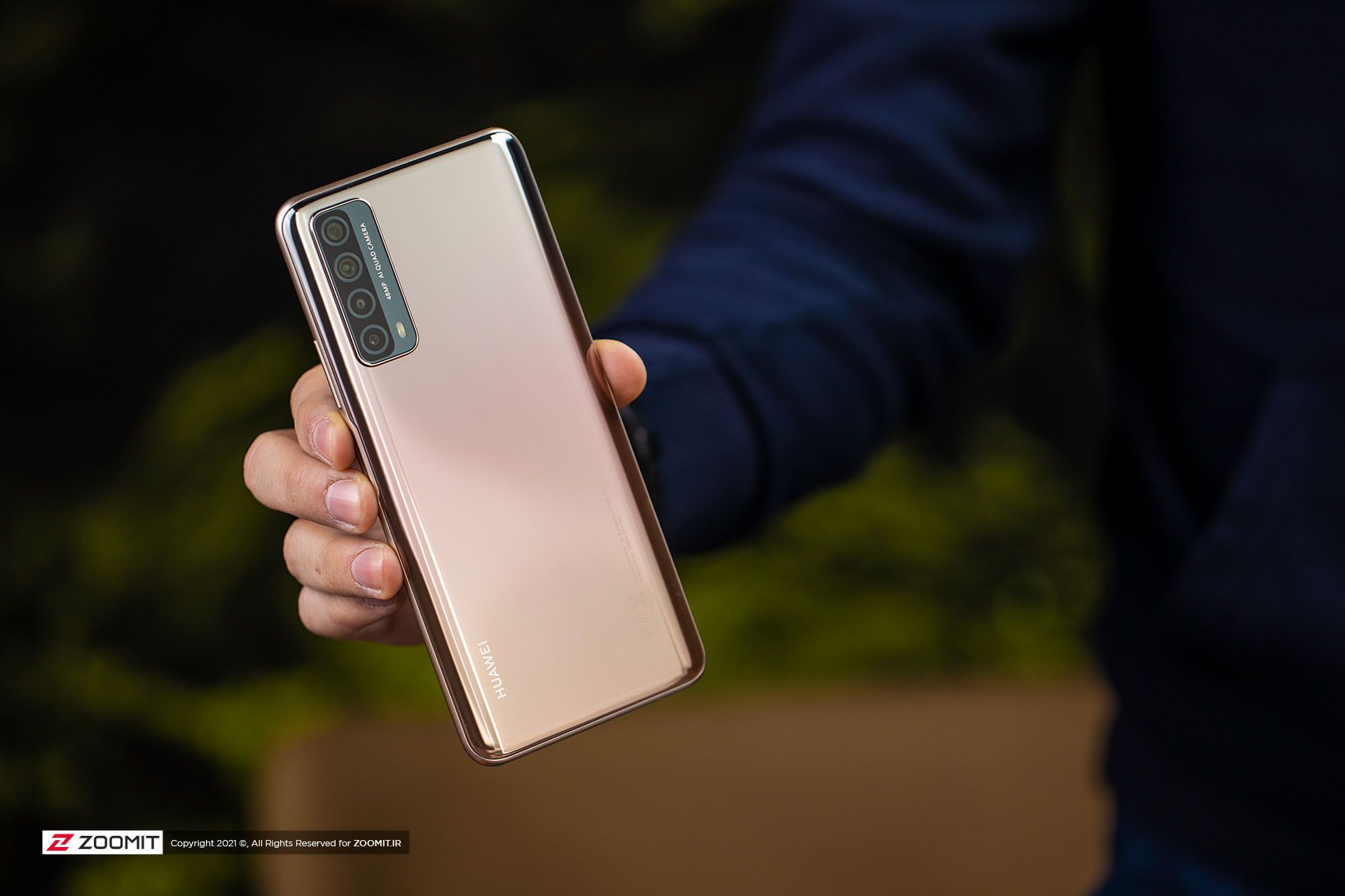 Y7a هواوی در دست کاربر