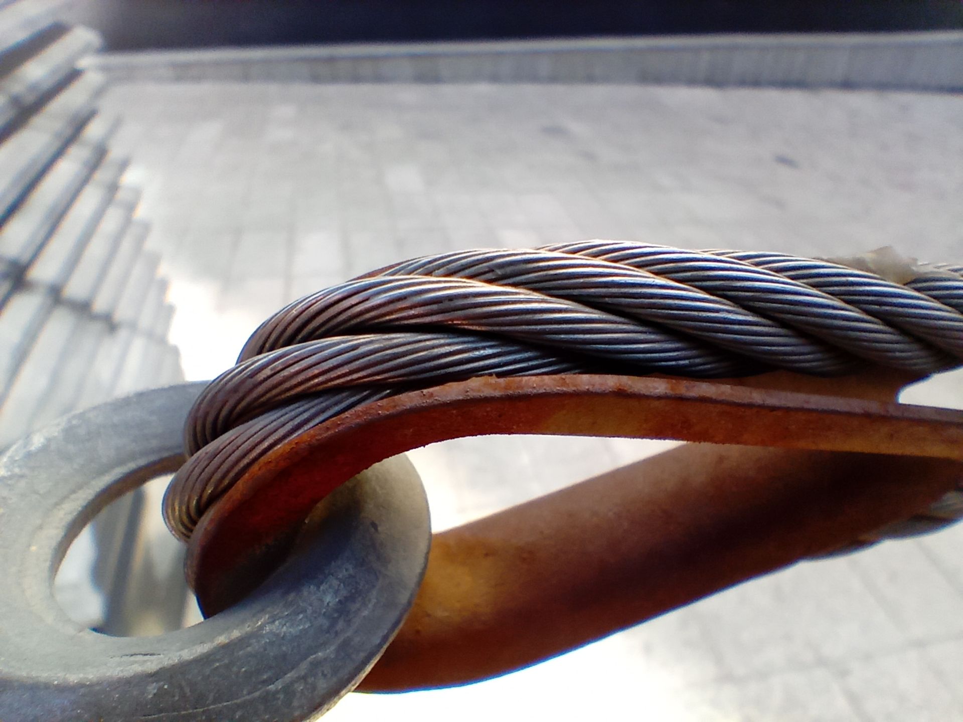 نمونه عکس دوربین ماکرو ال جی K41S در روز - طناب و زنجیر