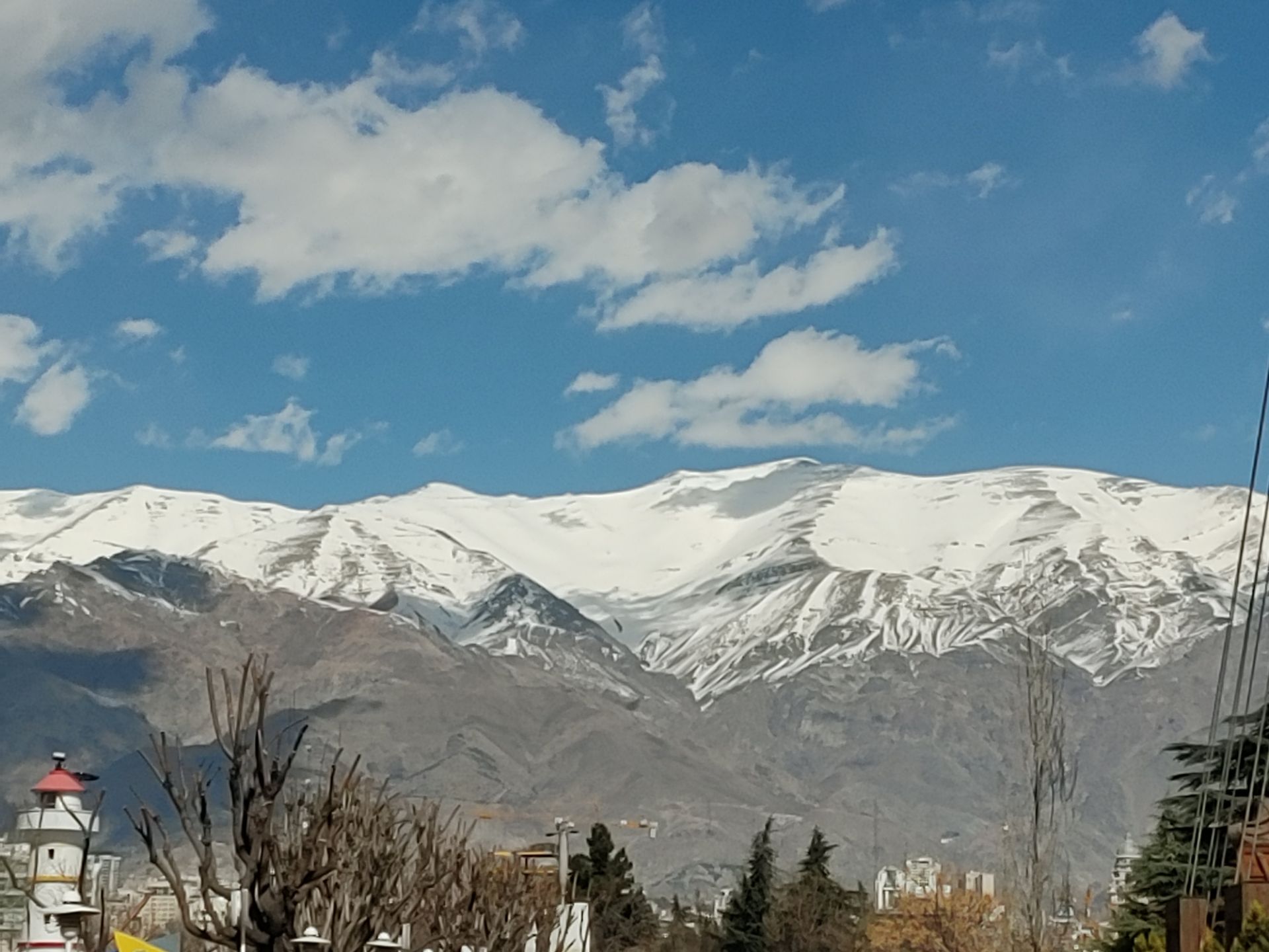 عکس نمونه ۳ برابری دوربین واید ال جی ولوت در طول روز - کوه دماوند