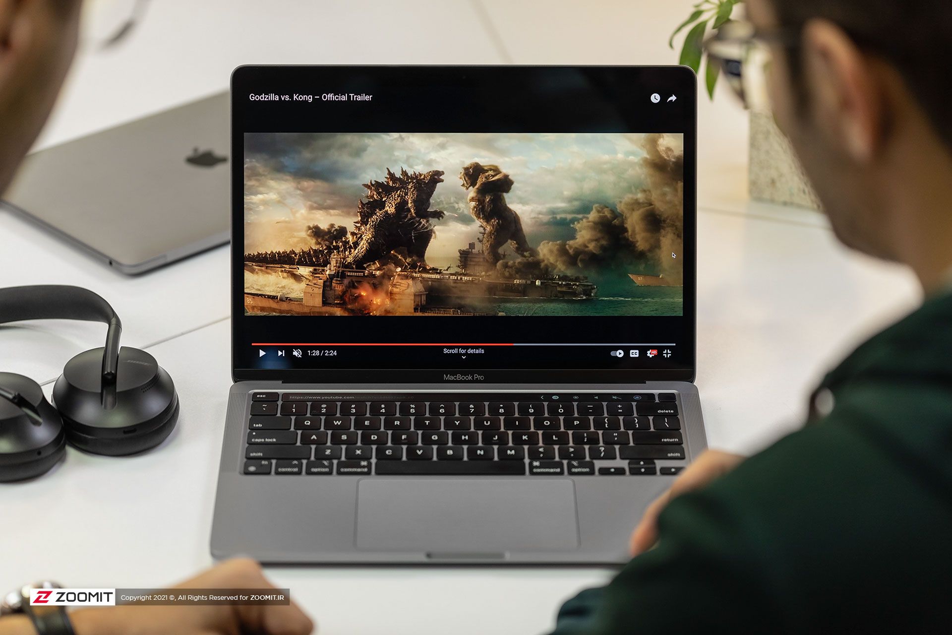 مرجع متخصصين ايران تماشا تريلر Godzilla vs Kong روي لپ تاپ مك بوك پرو M1
