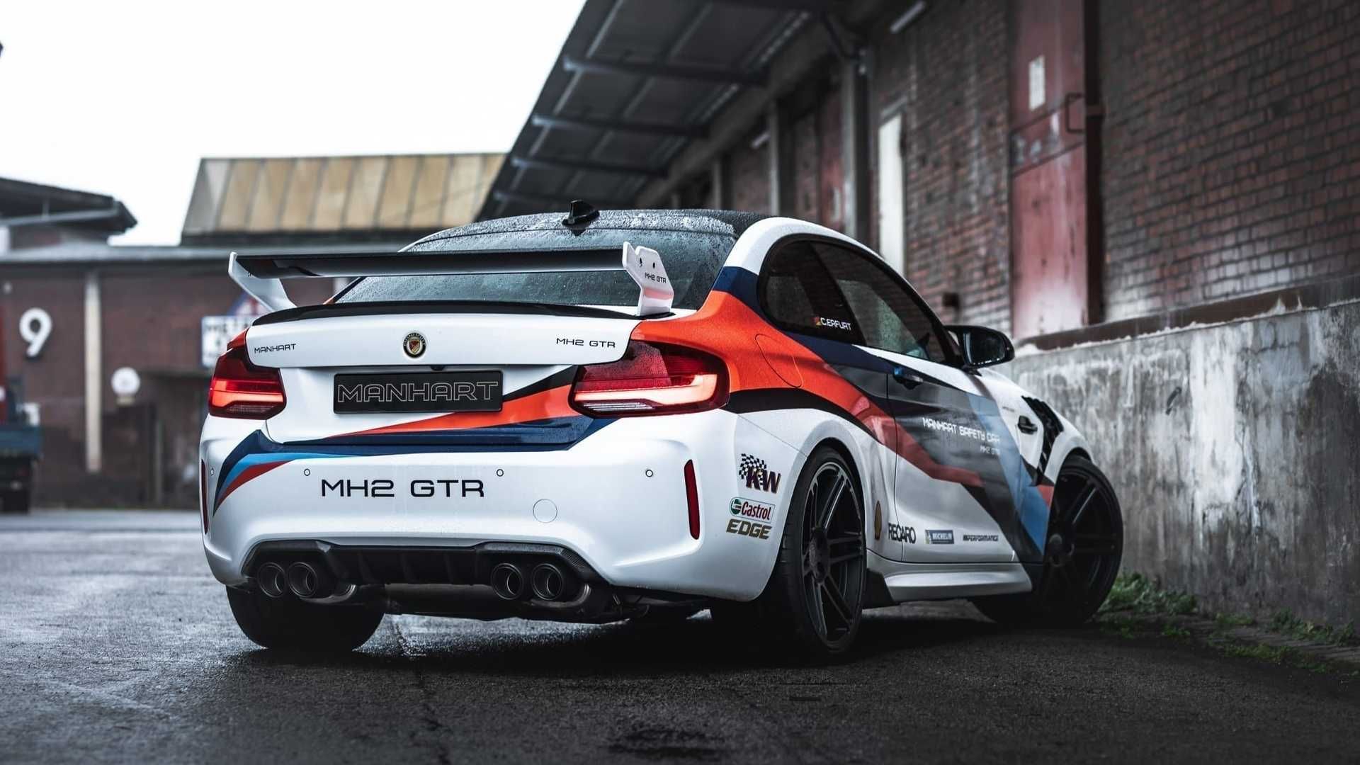 نمای سه چهارم عقب بی ام و ام 2 سی اس / BMW M2 CS با تیونینگ منهارت / Manhart 