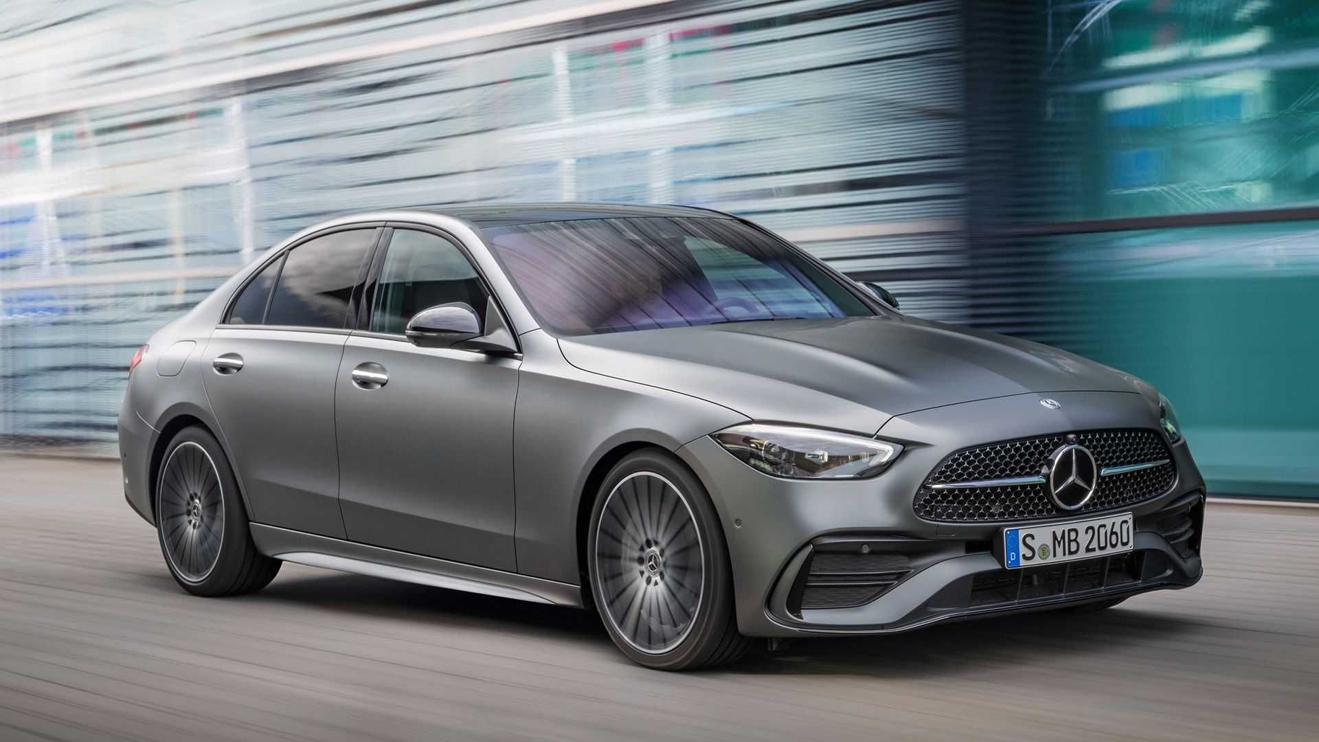 سدان مرسدس بنز سی کلاس / 2022 Mercedes C-Class خاکستری رنگ در خیابان