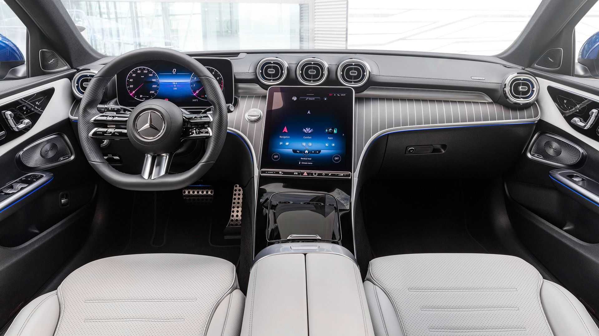 کابین و سیستم سرگرمی استیشن واگن مرسدس بنز سی کلاس / 2022 Mercedes C-Class آبی رنگ