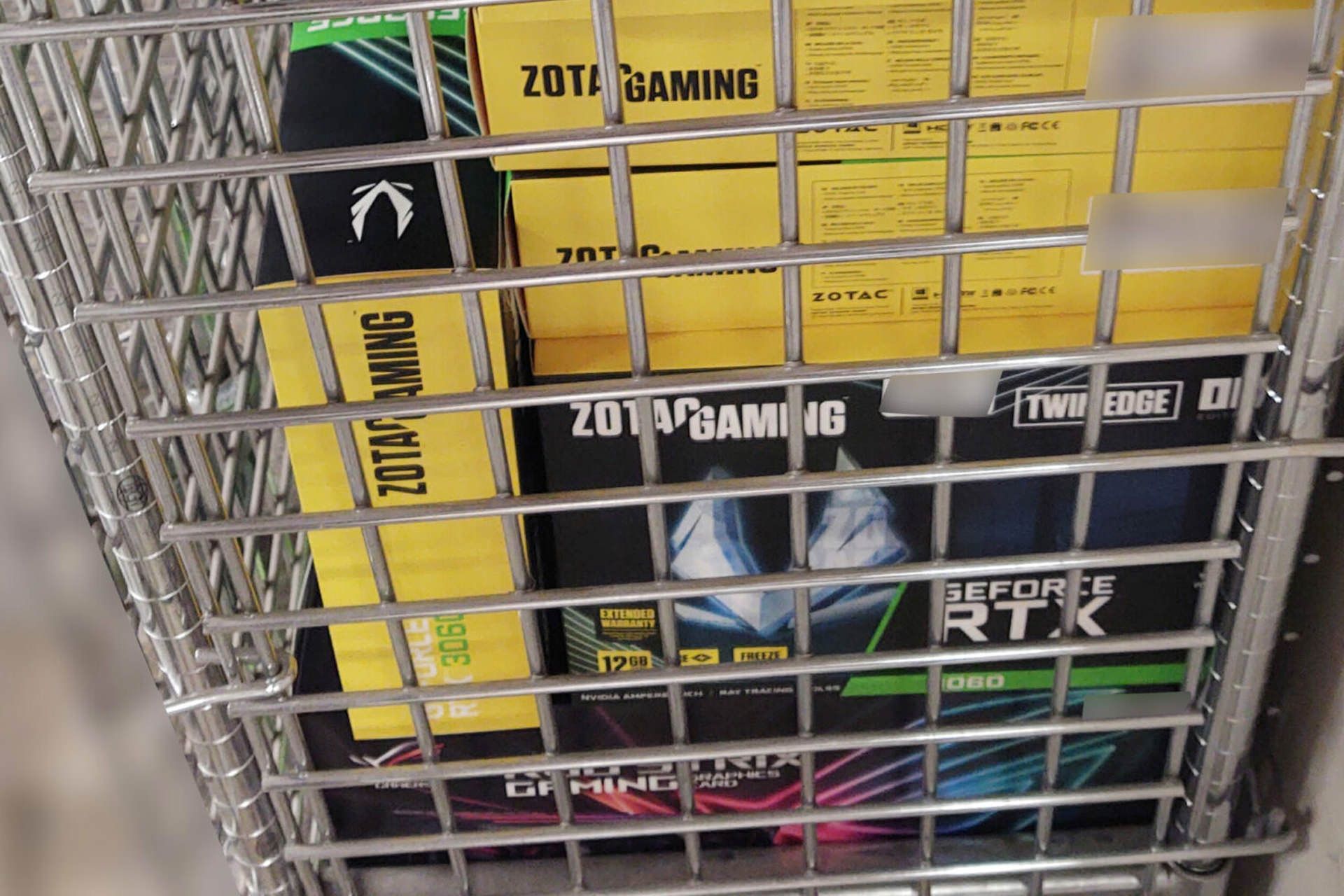 جعبه کارت گرافیک RTX 3060 انویدیا مدل زوتاک