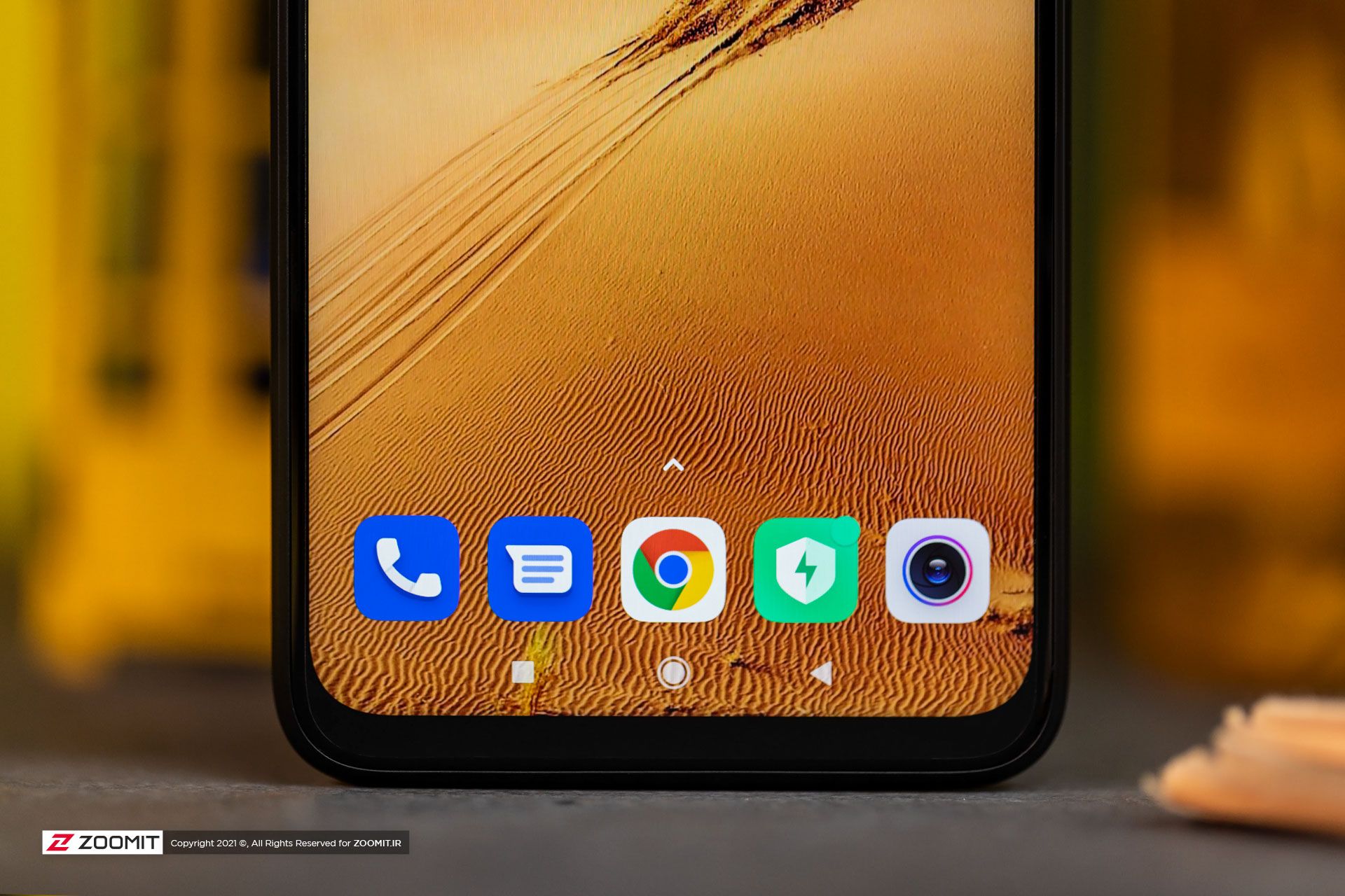 حاشیه پایین صفحه نمایش گوشی پوکو ام ۳ شیائومی