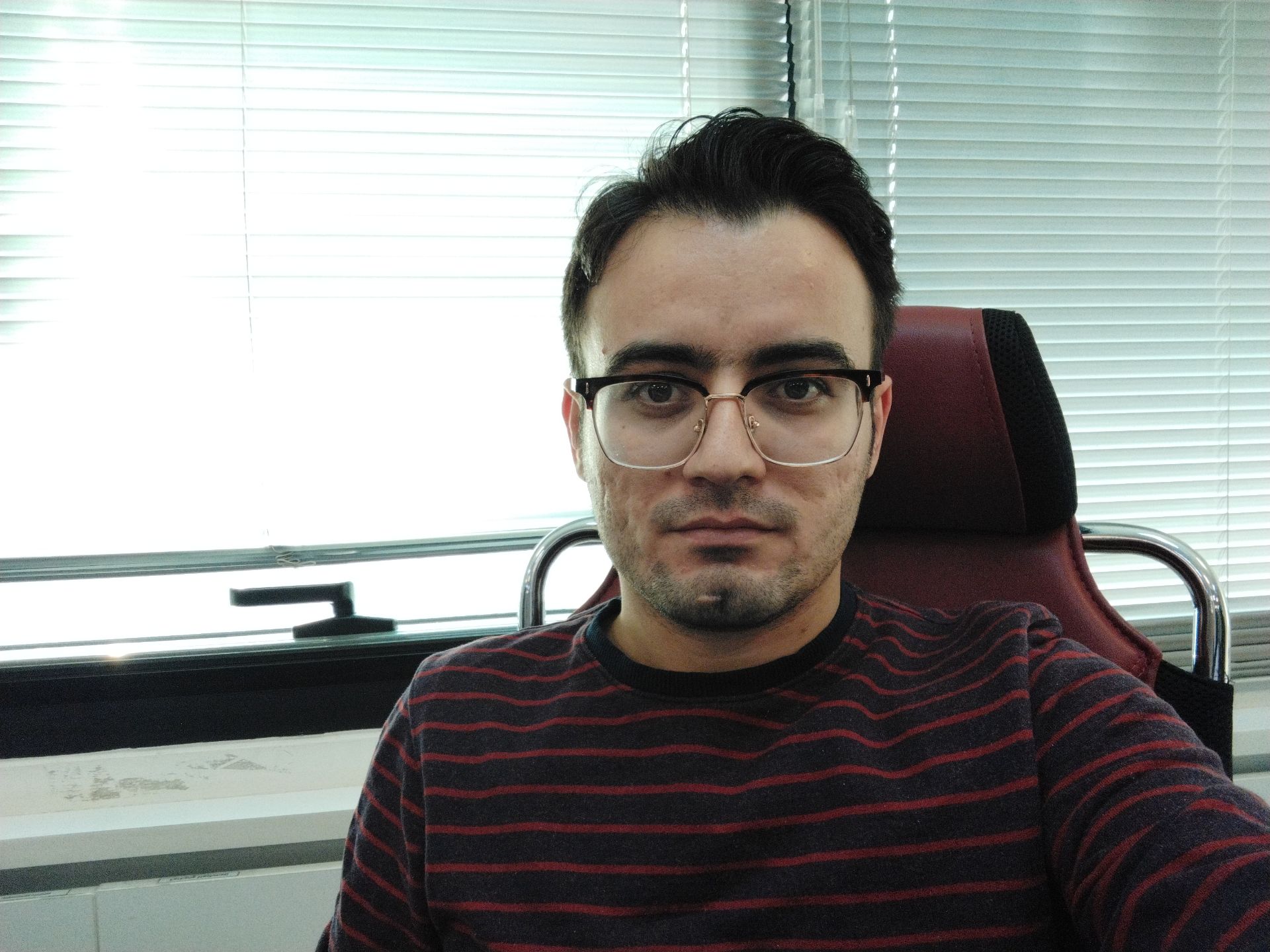 نمونه عکس سلفی با گوشی پوکو ام ۳ مهرداد