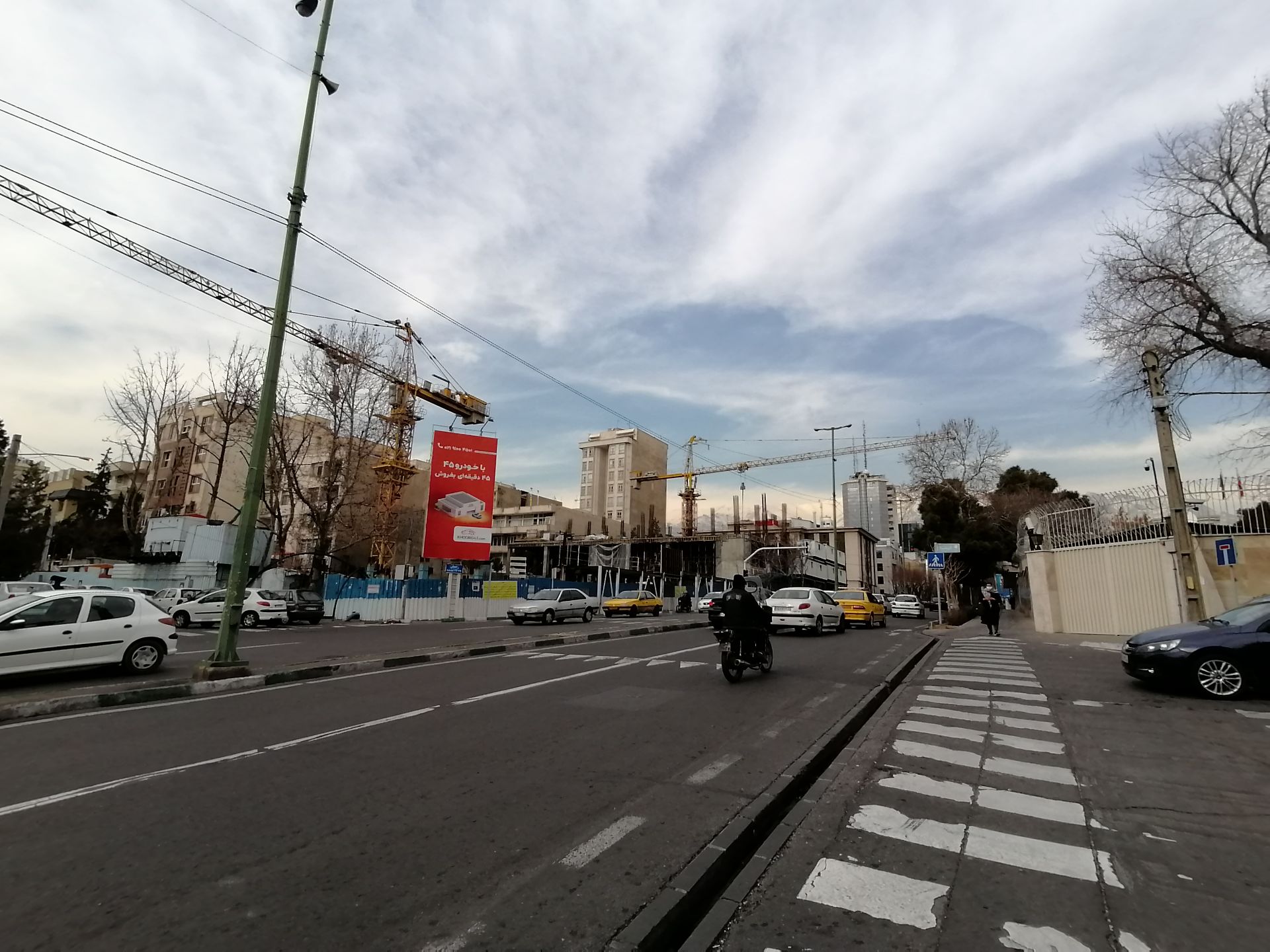 نمونه عکس ثبت شده توسط دوربین فوق‌عریض Y7a هواوی - بلوار نلسون ماندلا