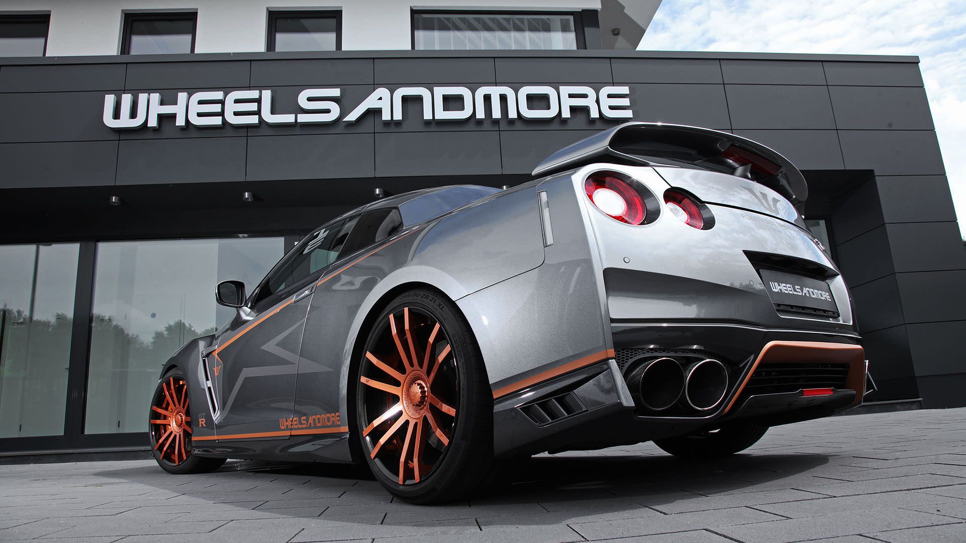 چراغ عقب نیسان جی تی آر کرنک زیلا / Nissan GT-R تیونینگ ویلزاندمور / Nissan GT-R Tuning Project „CrankZilla“ by Wheelsandmore خاکستری 