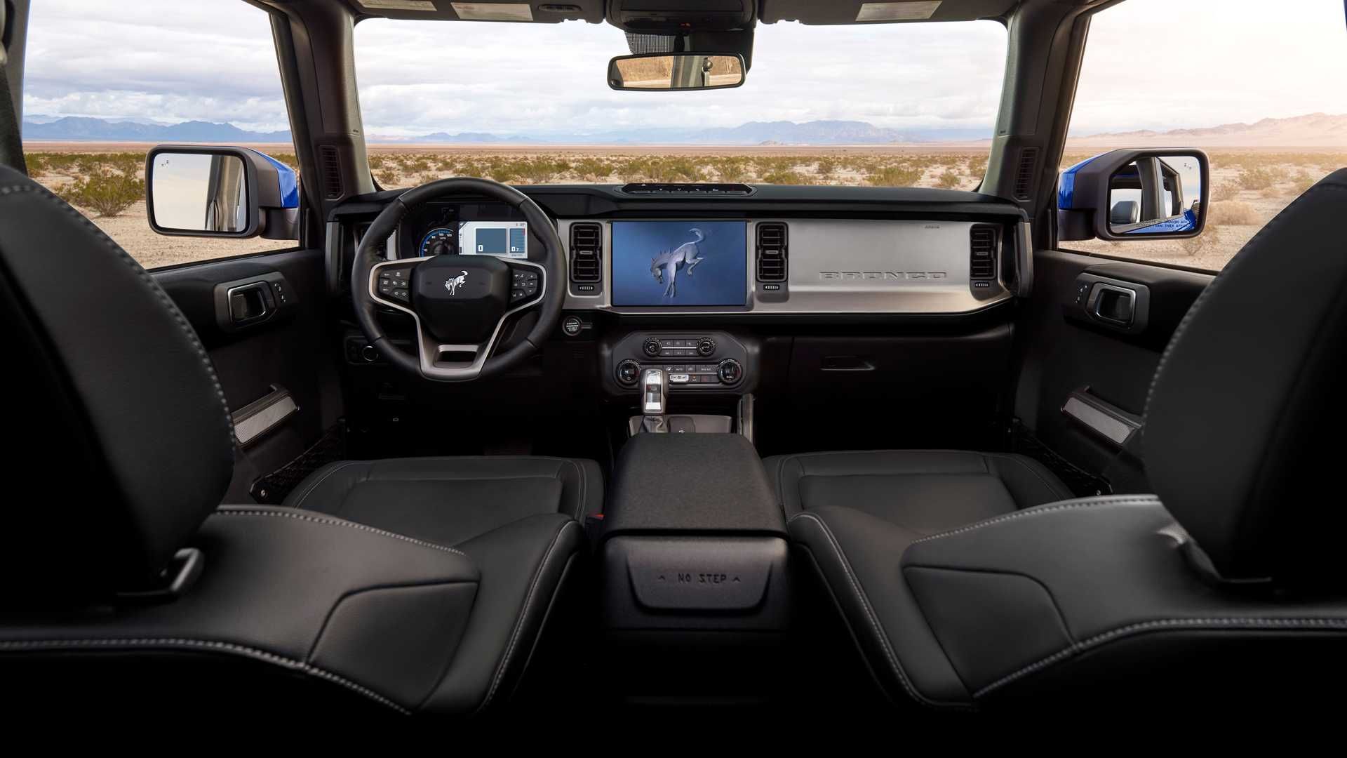 کابین فورد برونکو / Ford Bronco