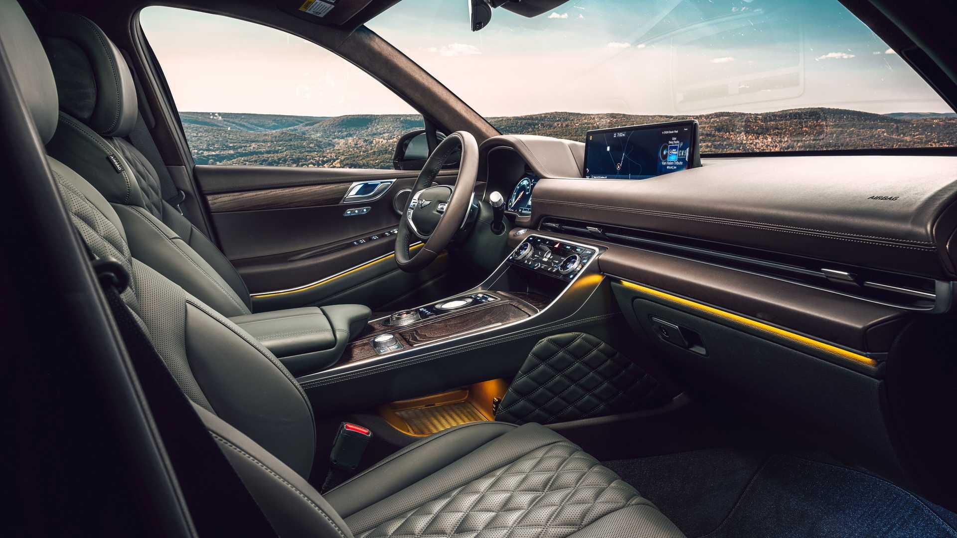 صندلی جلو و فرمان خودرو شاسی بلند جنسیس جی وی 80 / 2021 Genesis GV80 رنگ مشکی