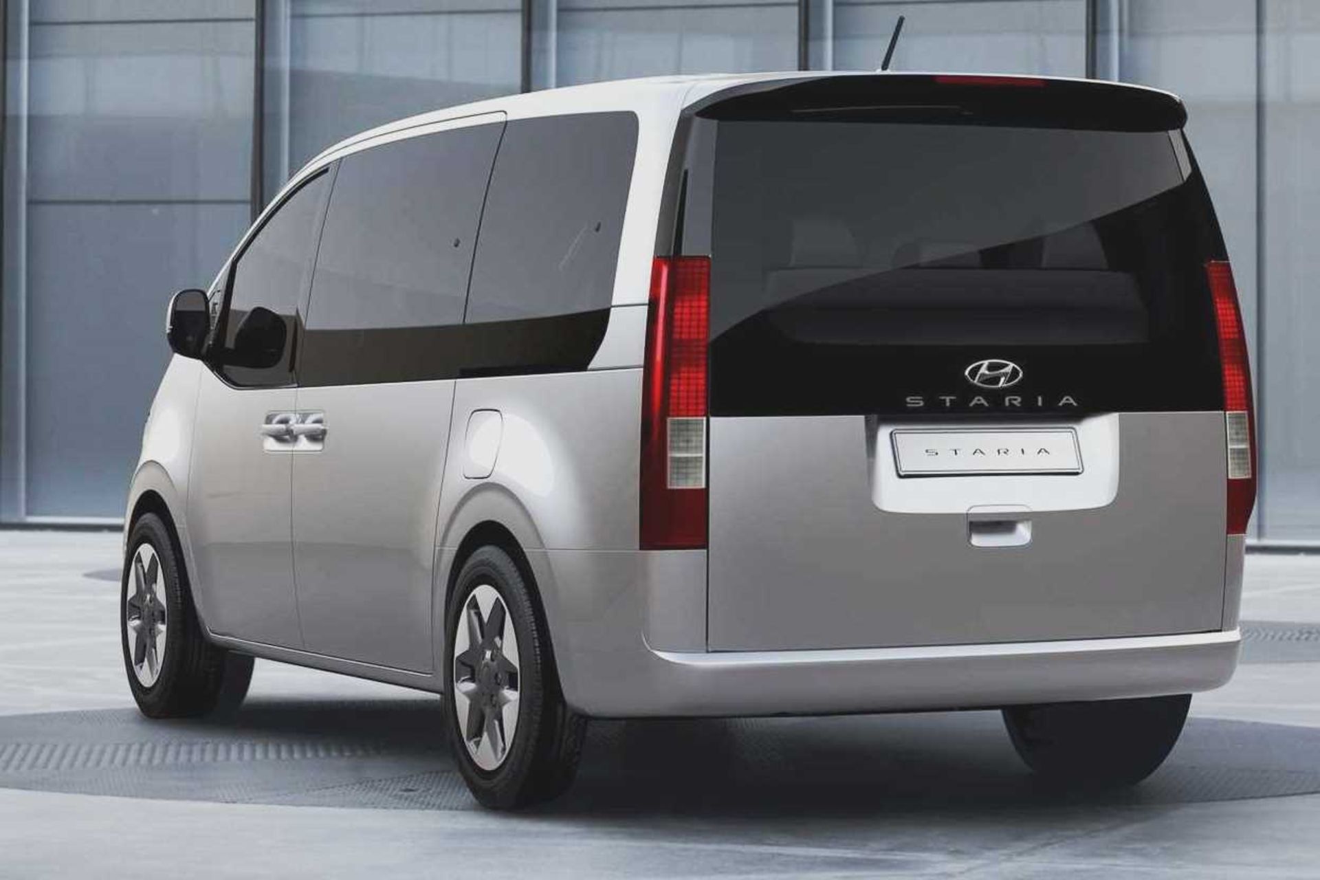 Hyundai Staria Minivan   هیوندای استاریا نمای پشت