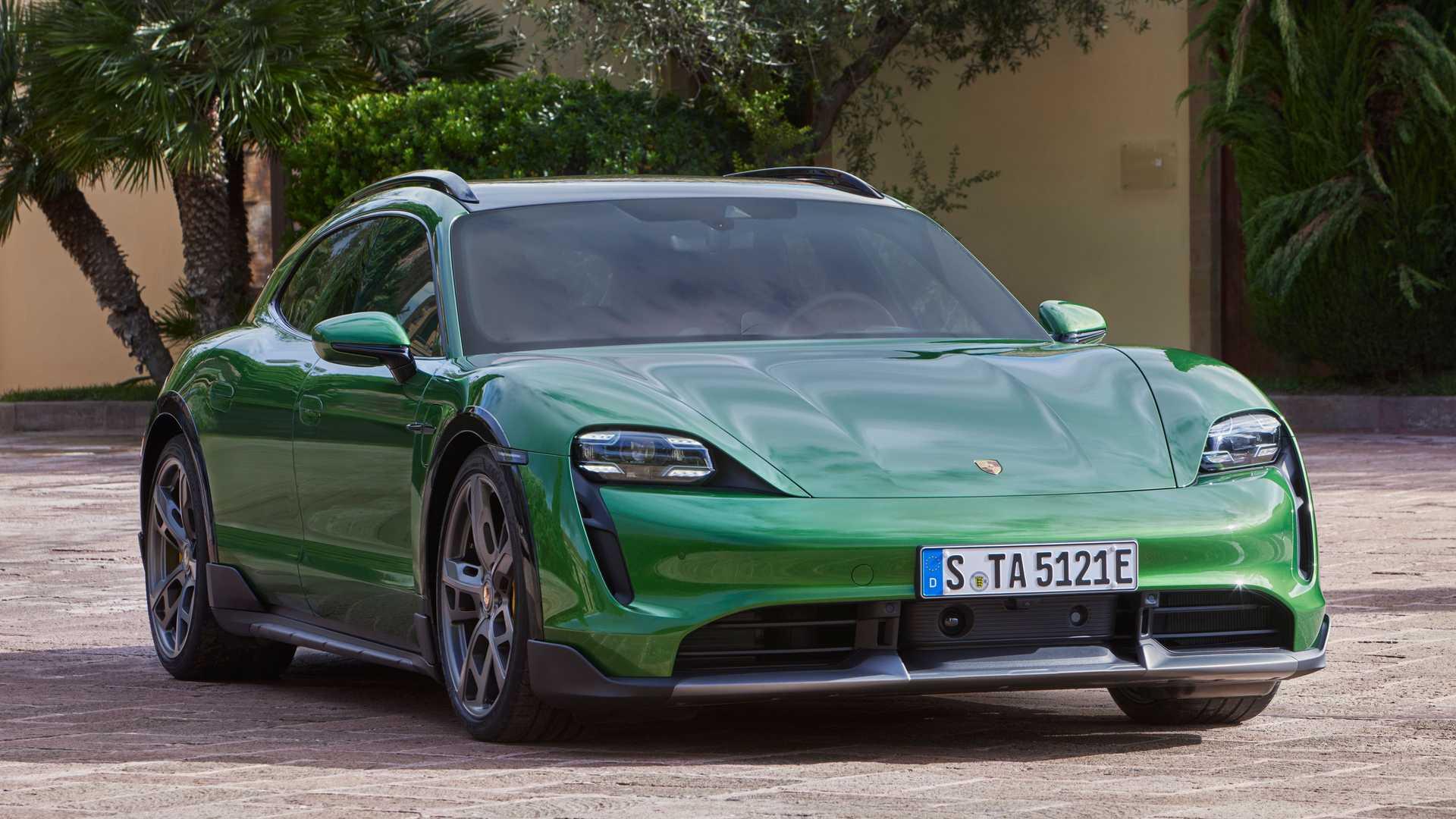 Porsche Taycan Cross Turismo پورشه تایکان کراس توریزمو نمای روبرو