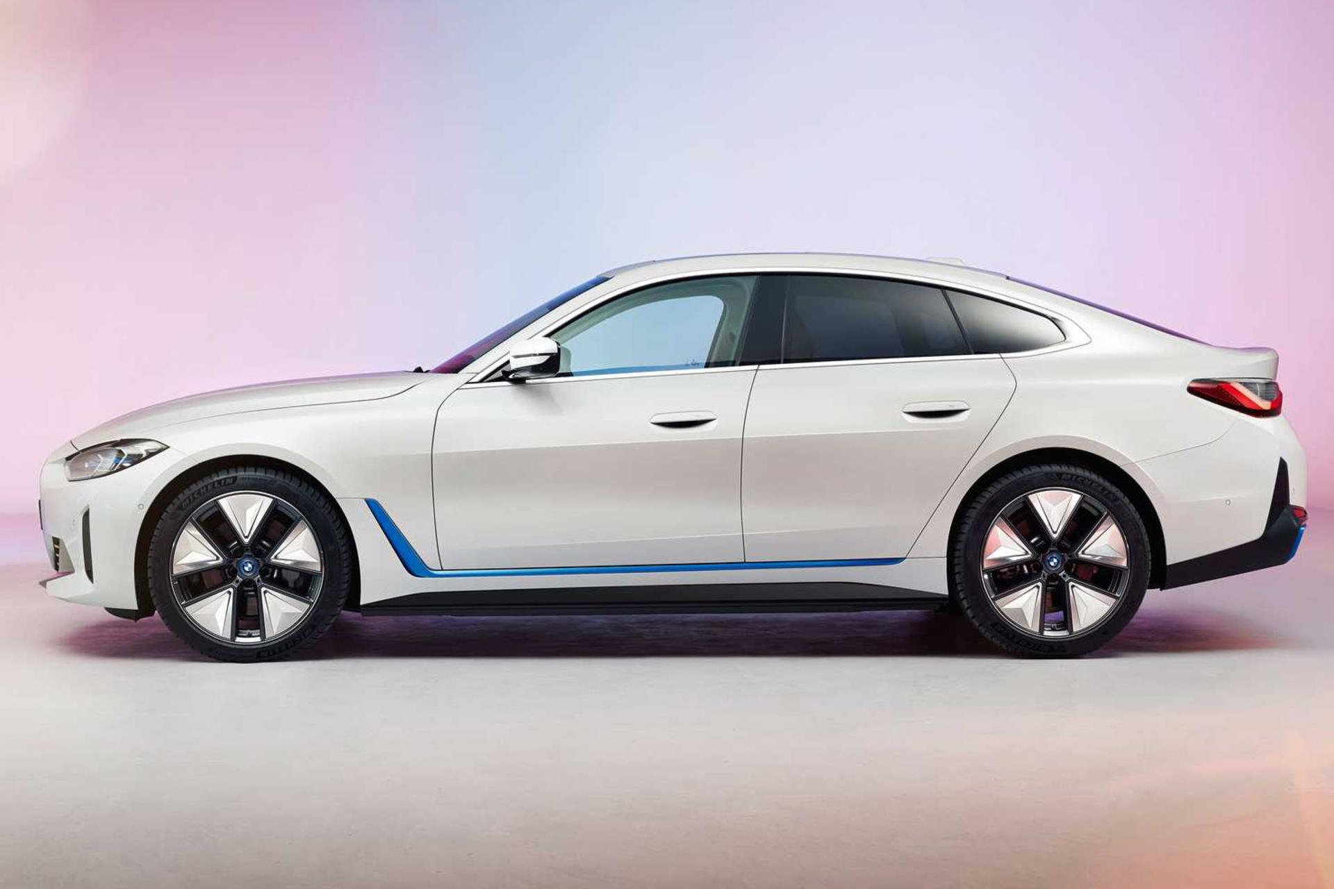 BMW i4 بی ام و آی4 نمای جانبی