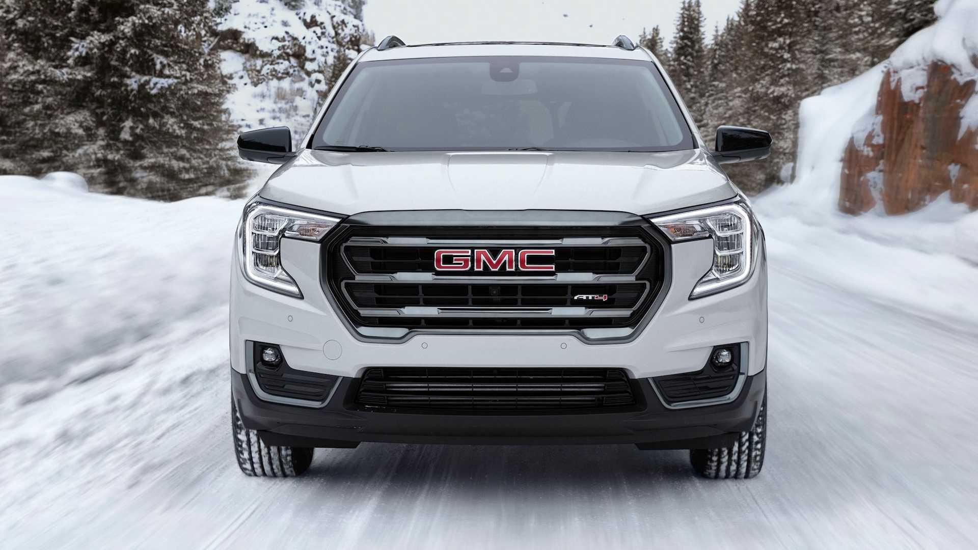 نمای جلو شاسی بلند جی ام سی ترین / 2022 GMC Terrain سفید رنگ