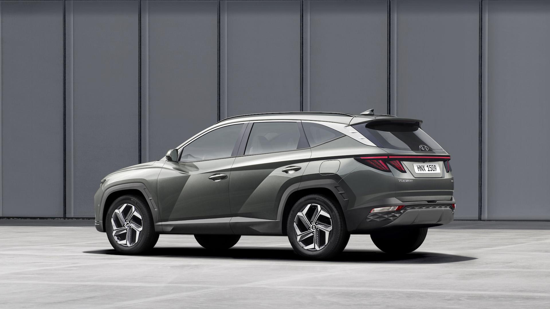 نمای جانبی کراس اور هیوندای توسان پلاگین هیبرید / 2022 Hyundai Tucson Plug-In Hybrid خاکستری رنگ