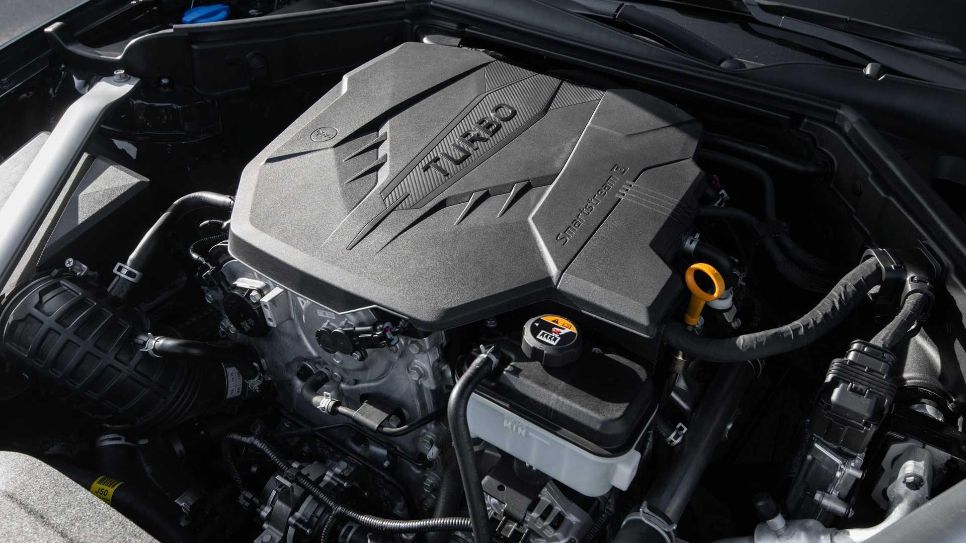 پیشرانه کیا استینگر 2022 / 2022 Kia Stinger قرمز  رنگ
