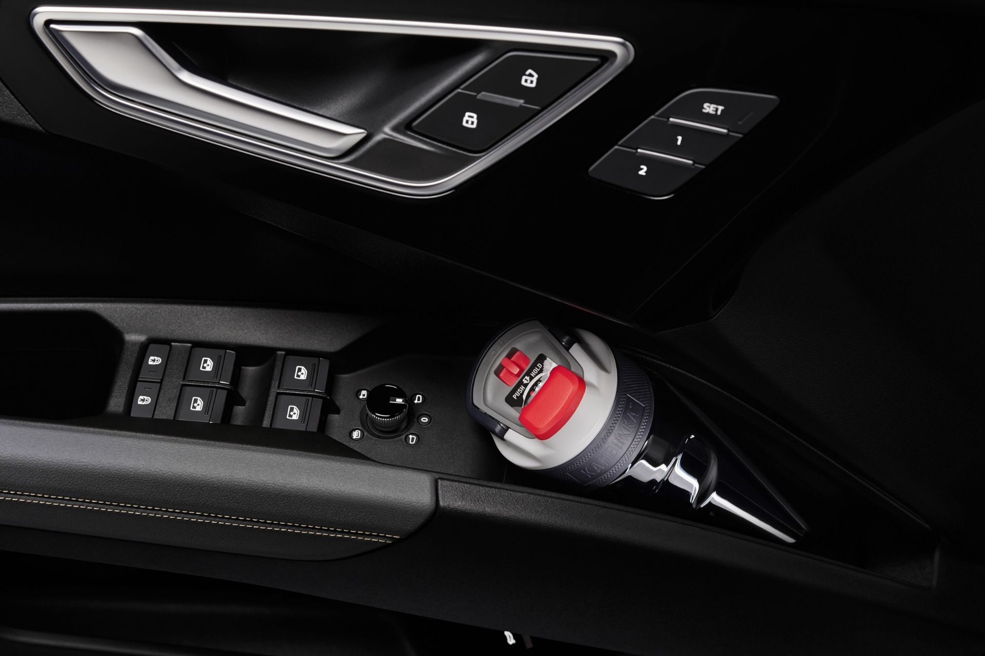 جا لیوانی در پنل در خودرو برقی Audi Q4 E-Tron