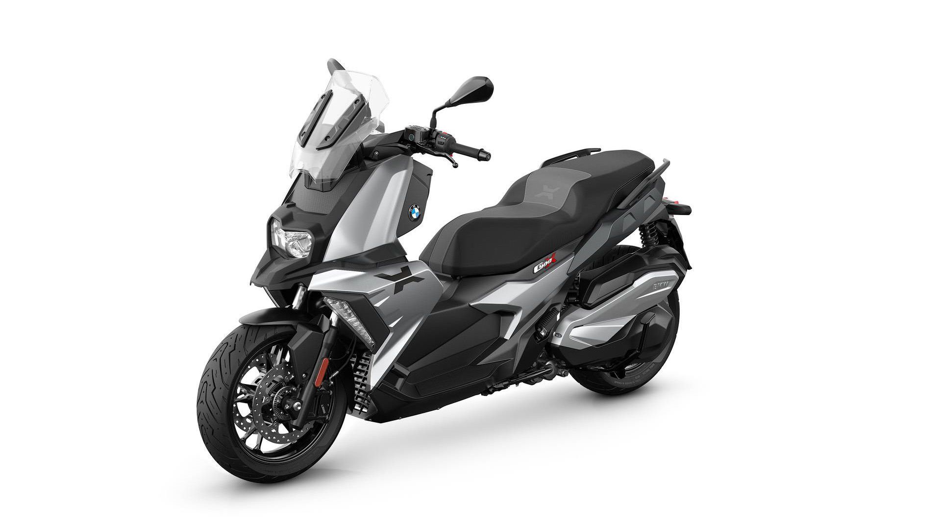 نمای سه چهارم اسکوتر بی ام و / BMW Scooter خاکستری رنگ