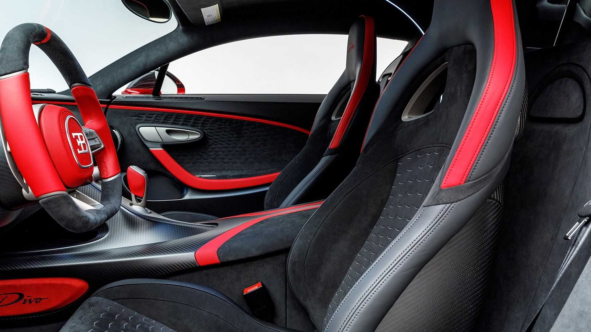  Bugatti Divo  Lady Bug بوگاتی دیوو لیدی باگ نمای کابین