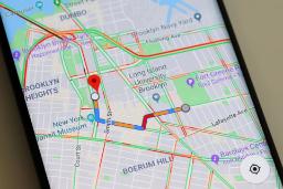 رابط کابری گوگل مپس / Google Maps روی گوشی از نمای نزدیک