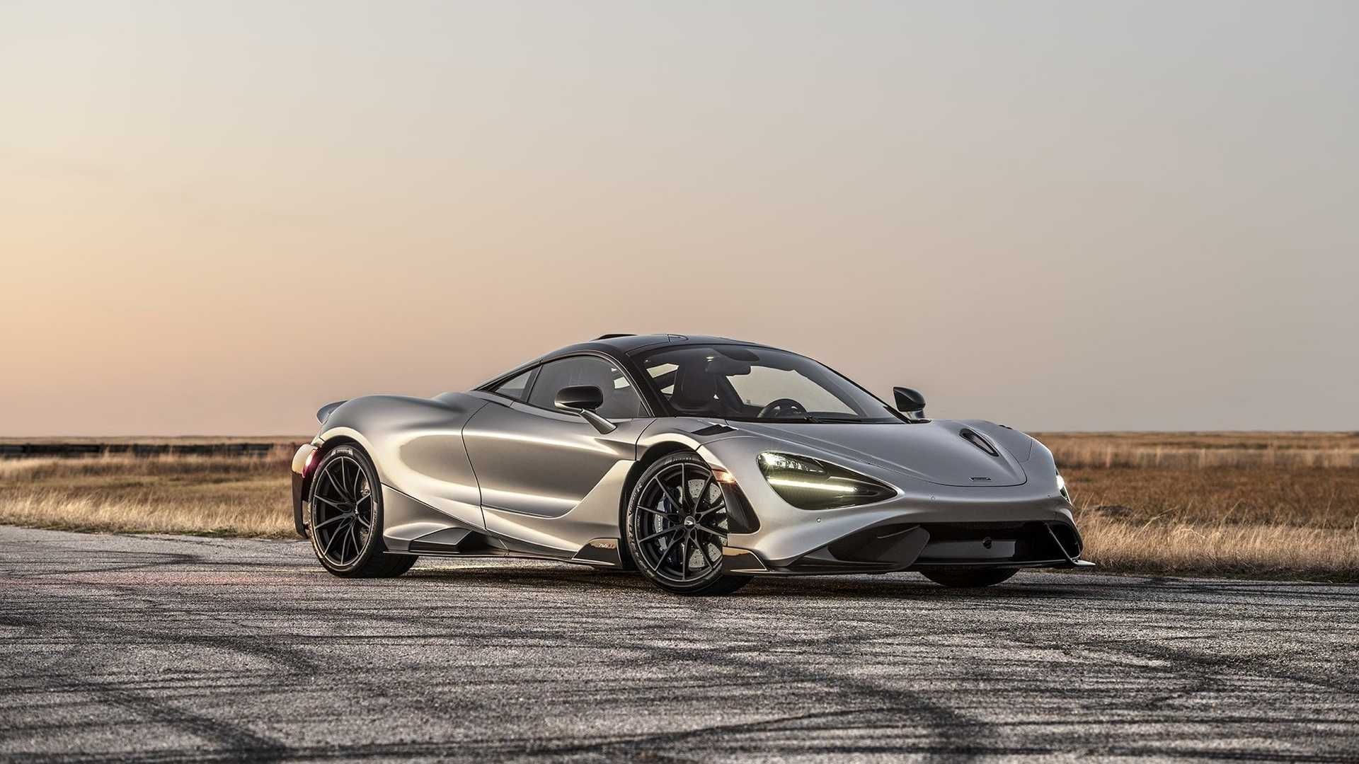 نمای سه چهارم ابرخودرو مک لارن 765 ال تی / McLaren 765LT  با تیونینگ هنسی / Hennessey 