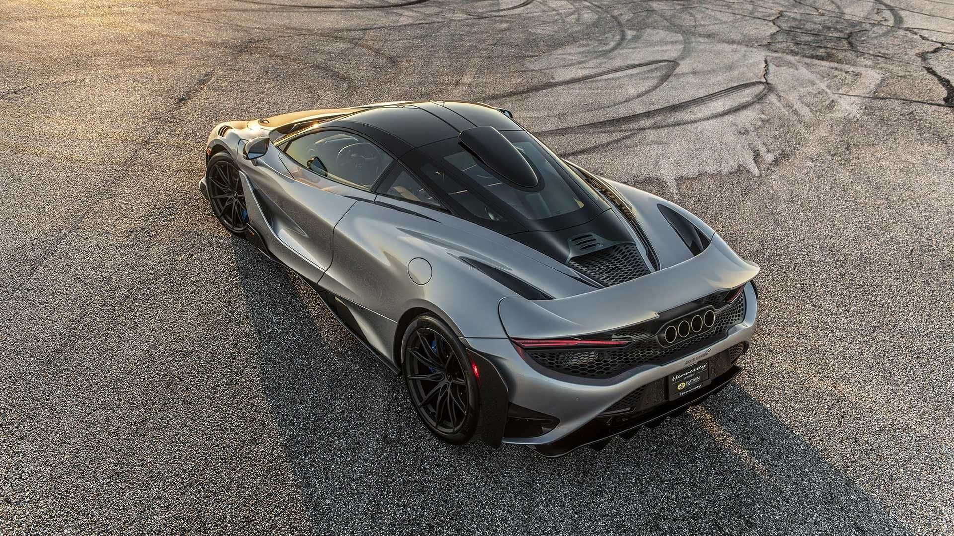 نمای بالا عقب ابرخودرو مک لارن 765 ال تی / McLaren 765LT  با تیونینگ هنسی / Hennessey 