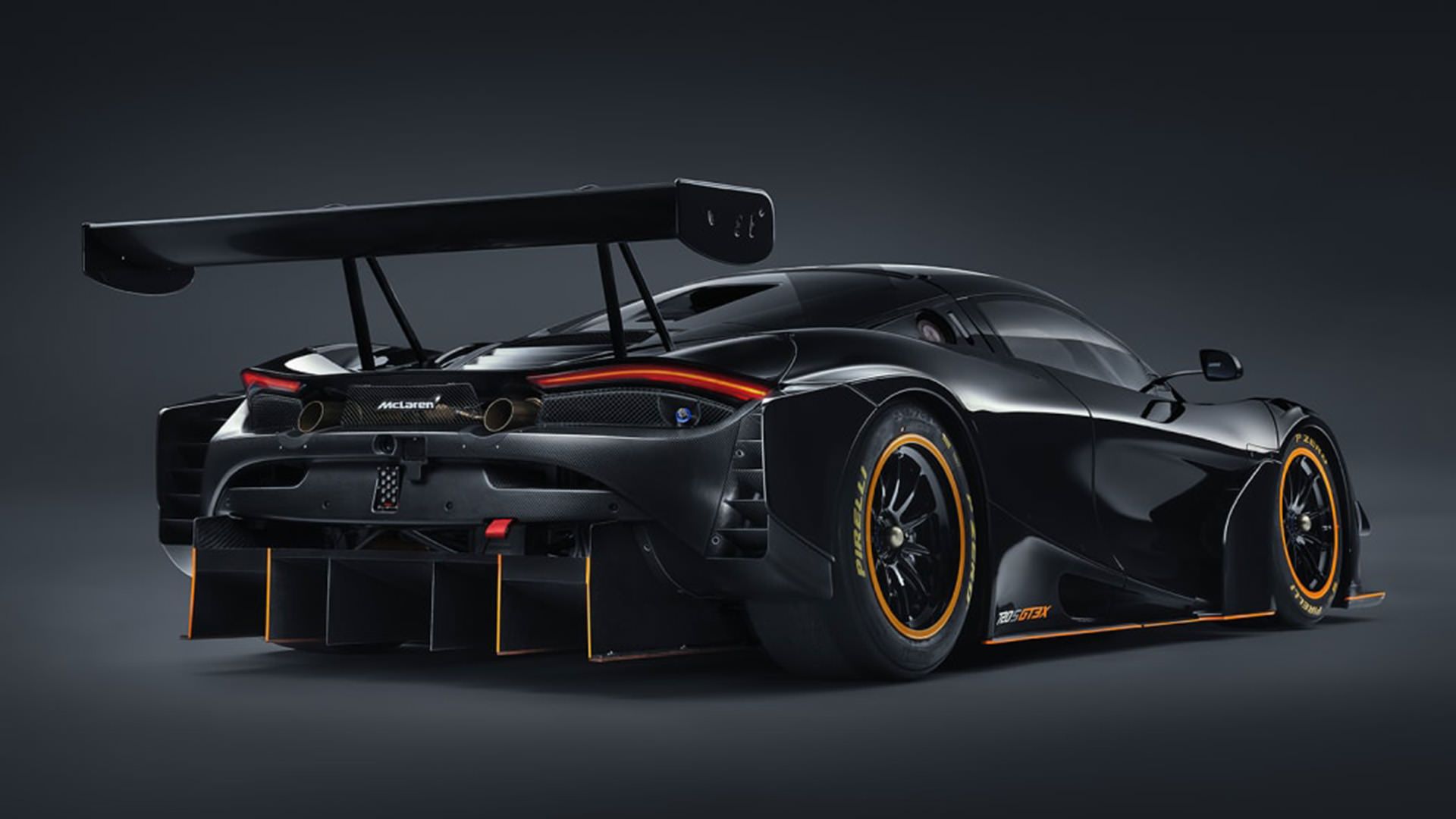 نمای عقب مک لارن 720 اس جی تی تری ایکس / McLaren 720S GT3X مشکی رنگ