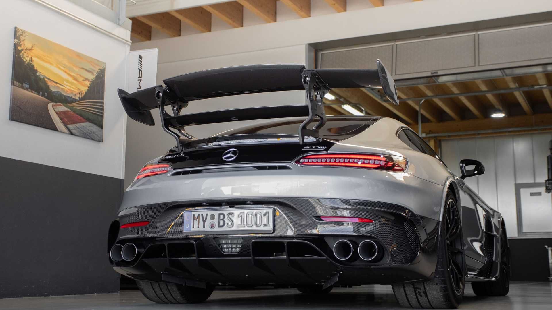 نمای عقب مرسدس ای ام جی سری بلک / Mercedes-AMG GT Black Series نقره ای رنگ