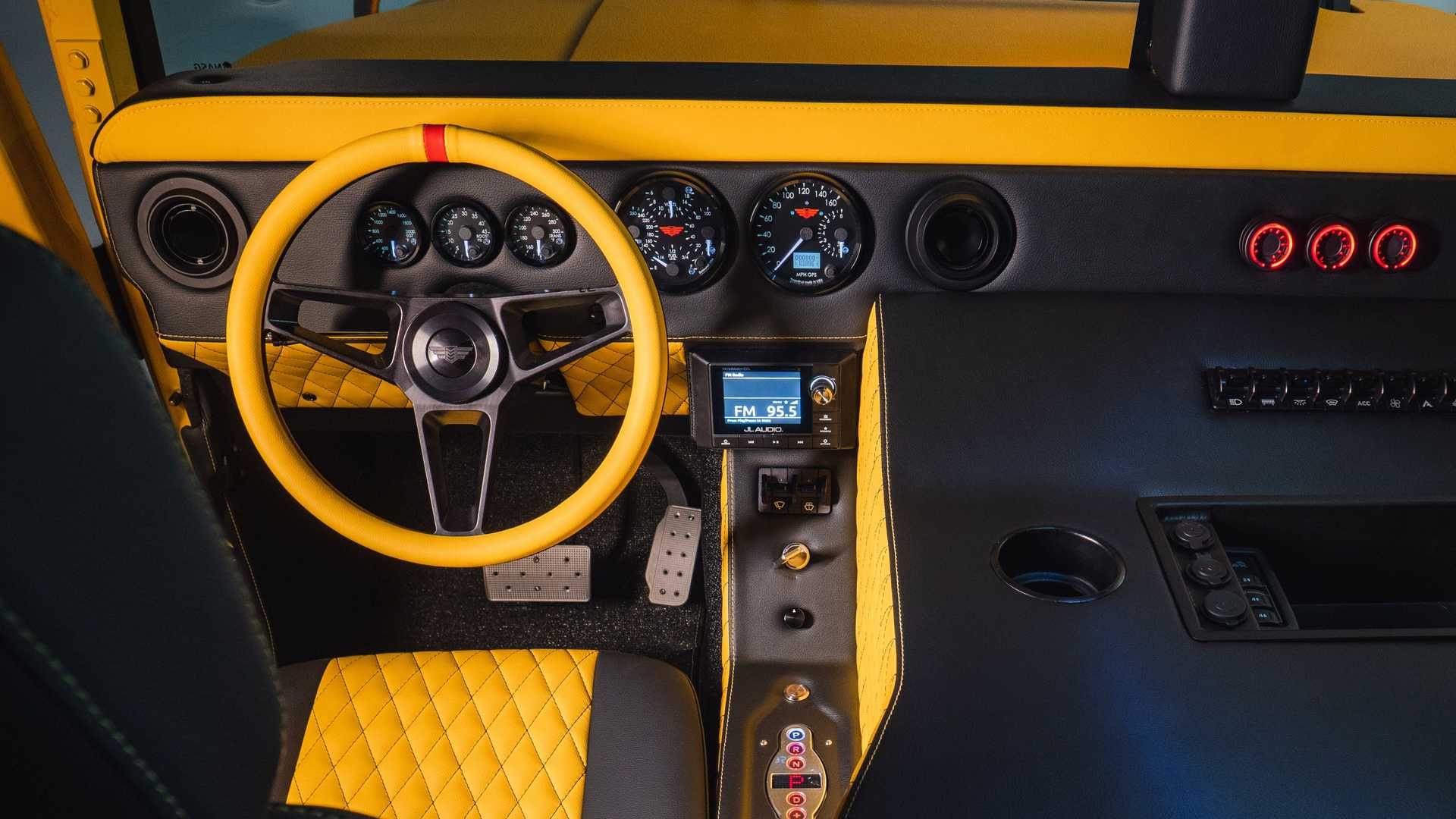 داشبورد شاسی بلند آفرود هامر اچ وان /  Hummer H1 با تیونینگ میل اسپک / Mil-Spec Automotive